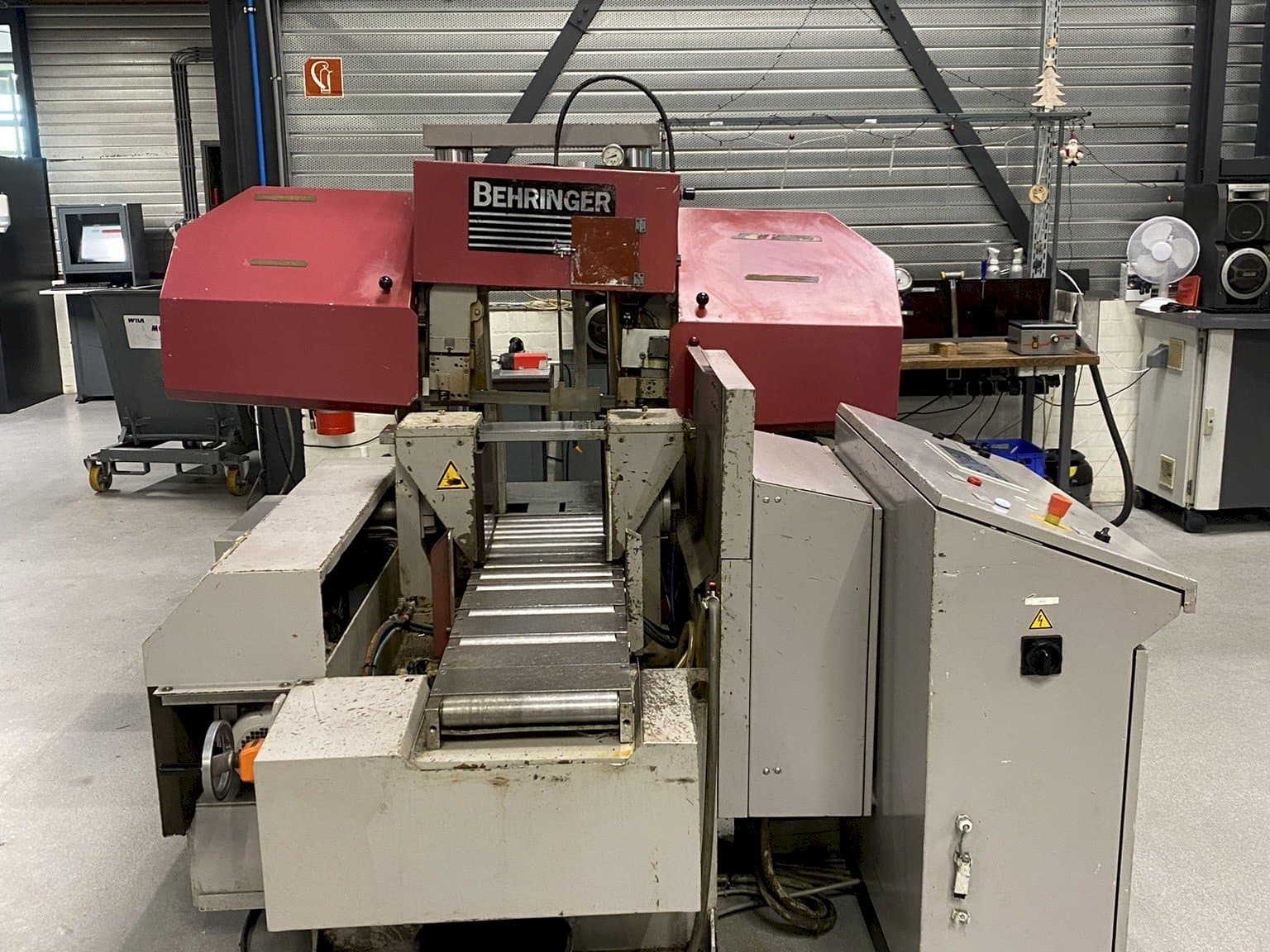 Masina Behringer HPB 303A   eestvaade