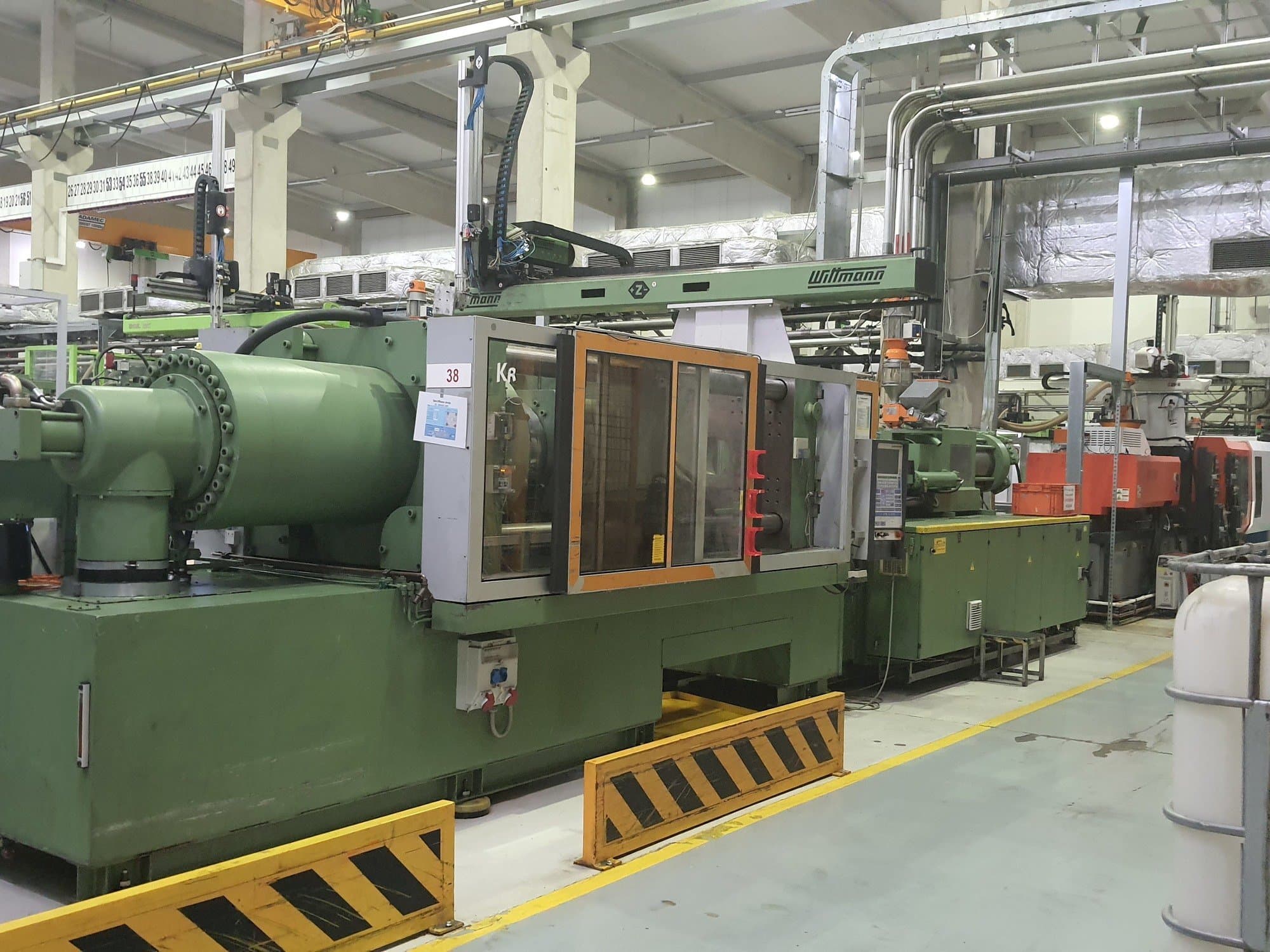 Masina Krauss Maffei 420-3000   eestvaade