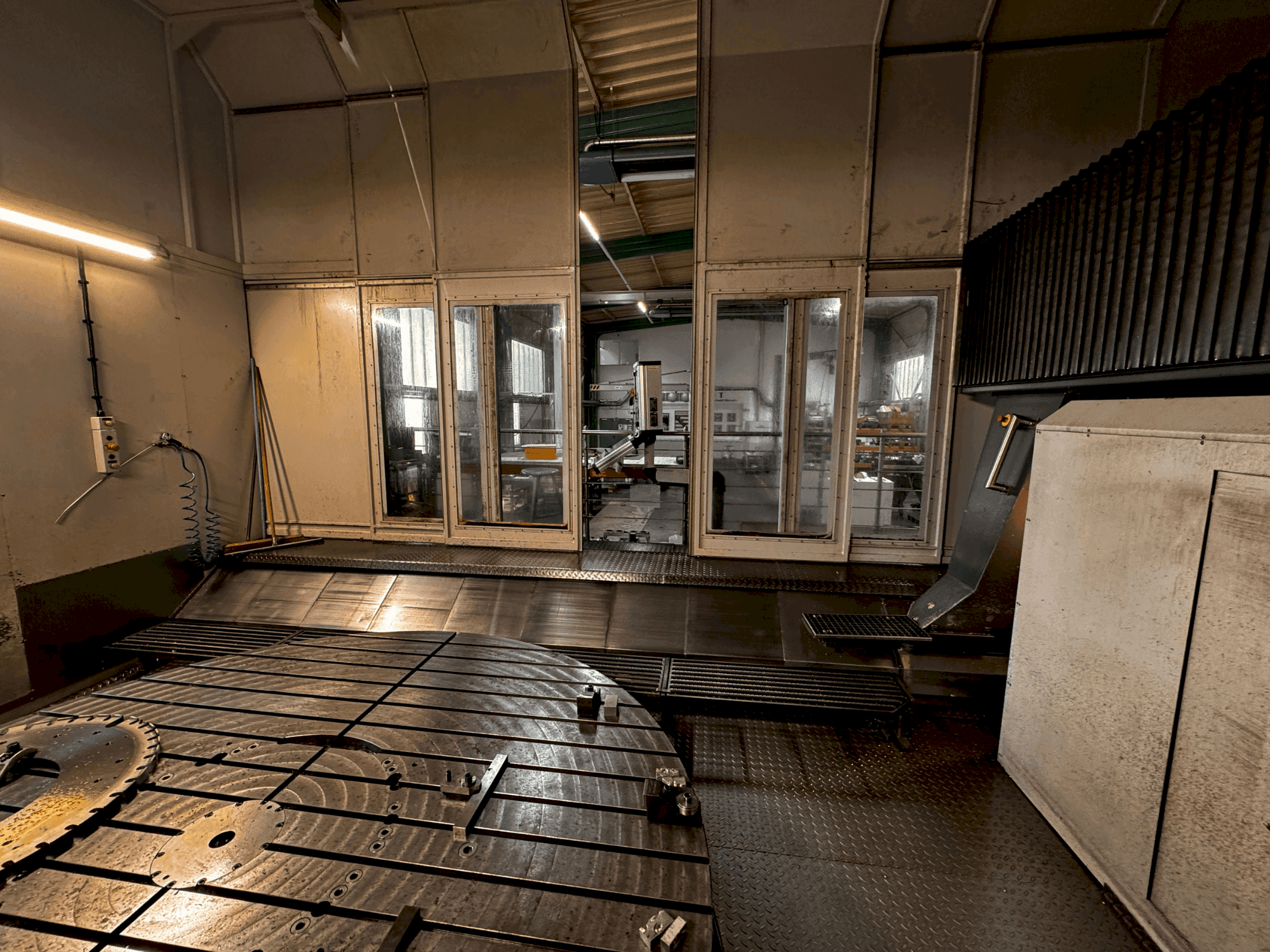 Masina AXA VPC 2800-U   eestvaade