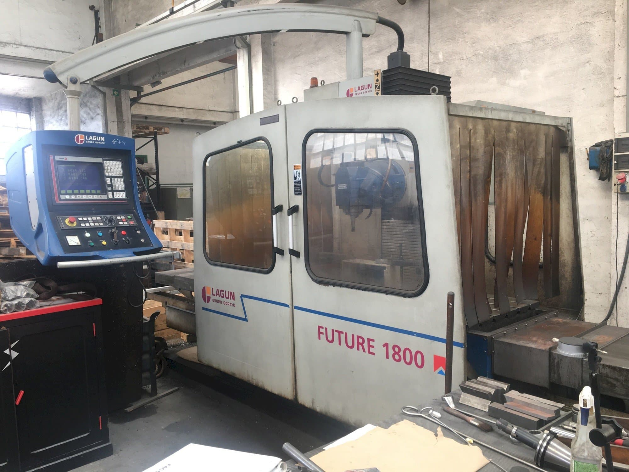 Masina LAGUN Future 1800   eestvaade