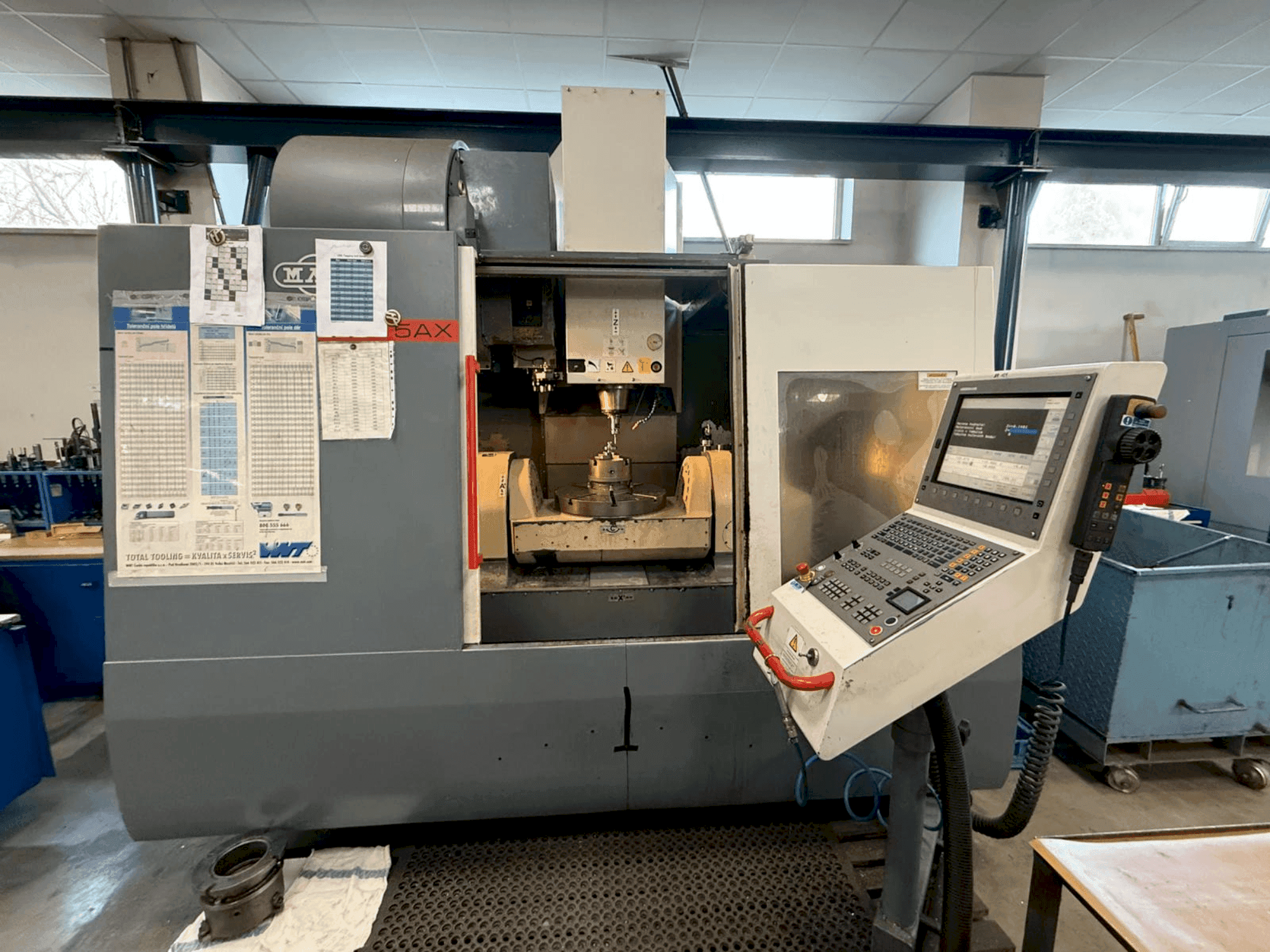 Masina KOVOSVIT MAS MCV 1000 Speed 5AX   eestvaade