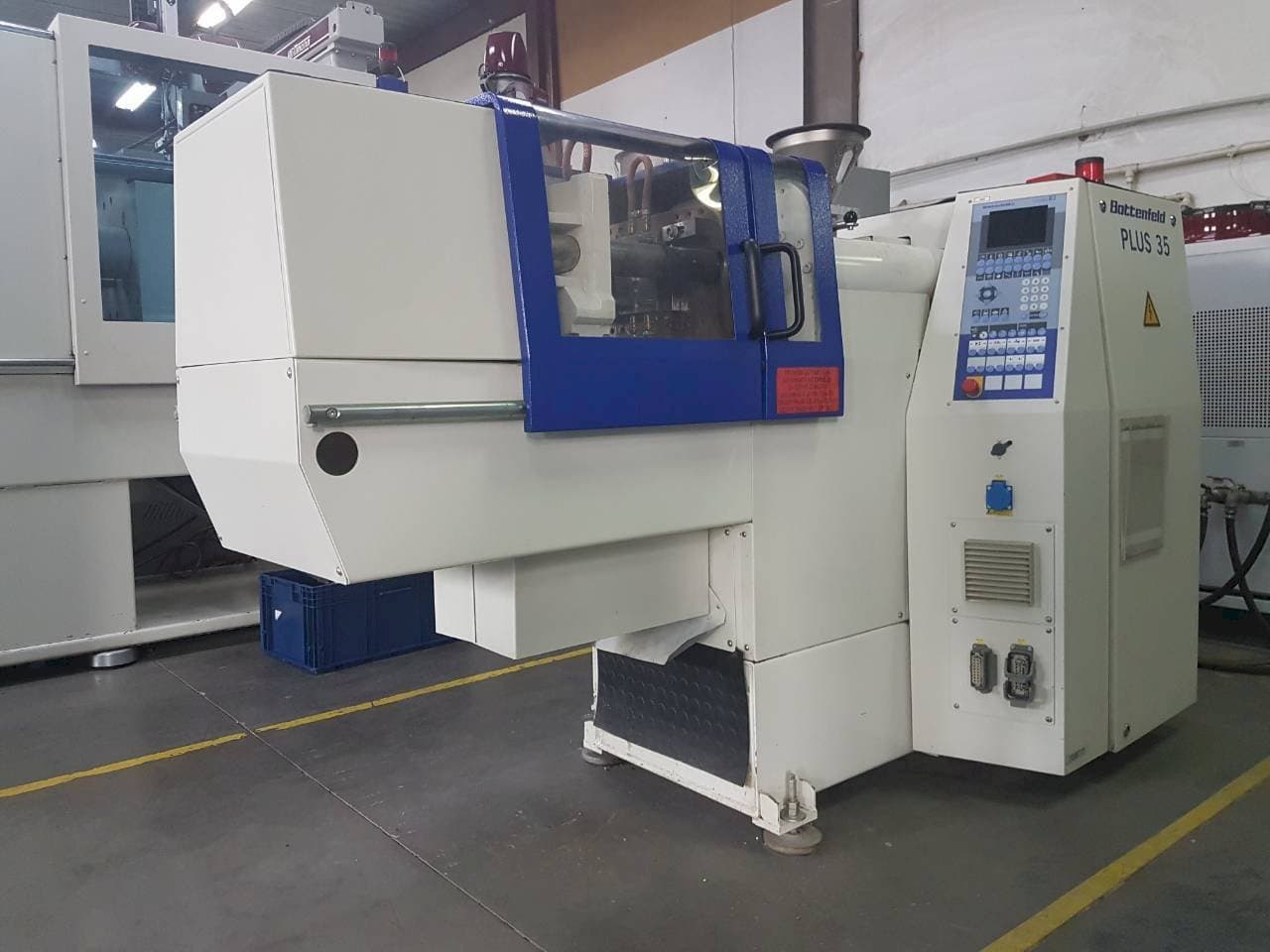 Masina Battenfeld PLUS 35/75   eestvaade