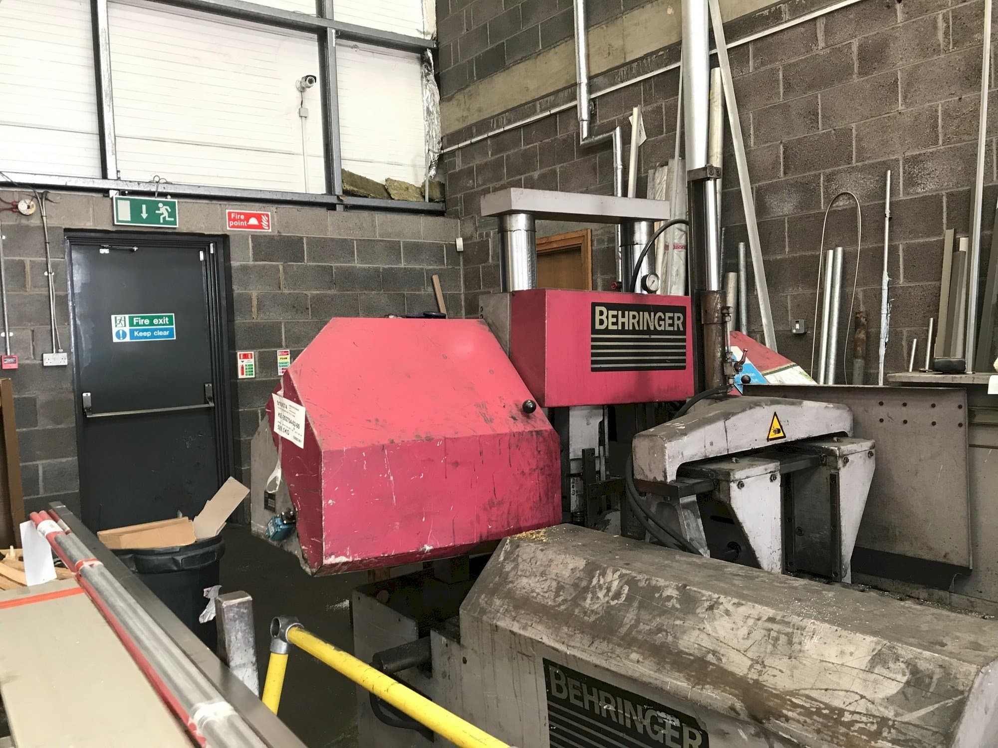 Masina Behringer HBP303A   eestvaade