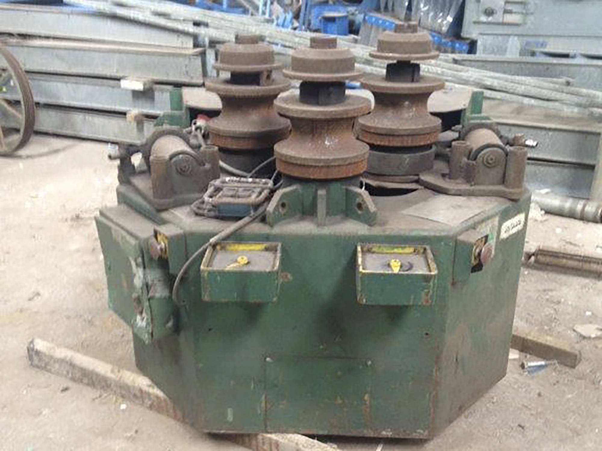 Masina ROUNDO R-5  eestvaade