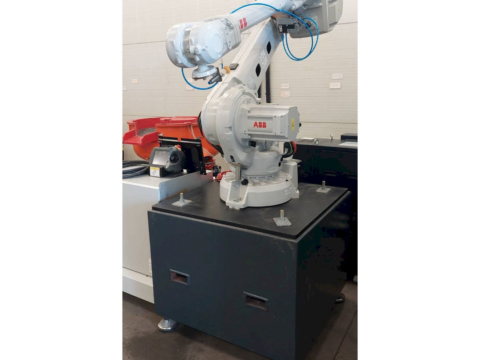 Masina ABB IRB 4600   eestvaade
