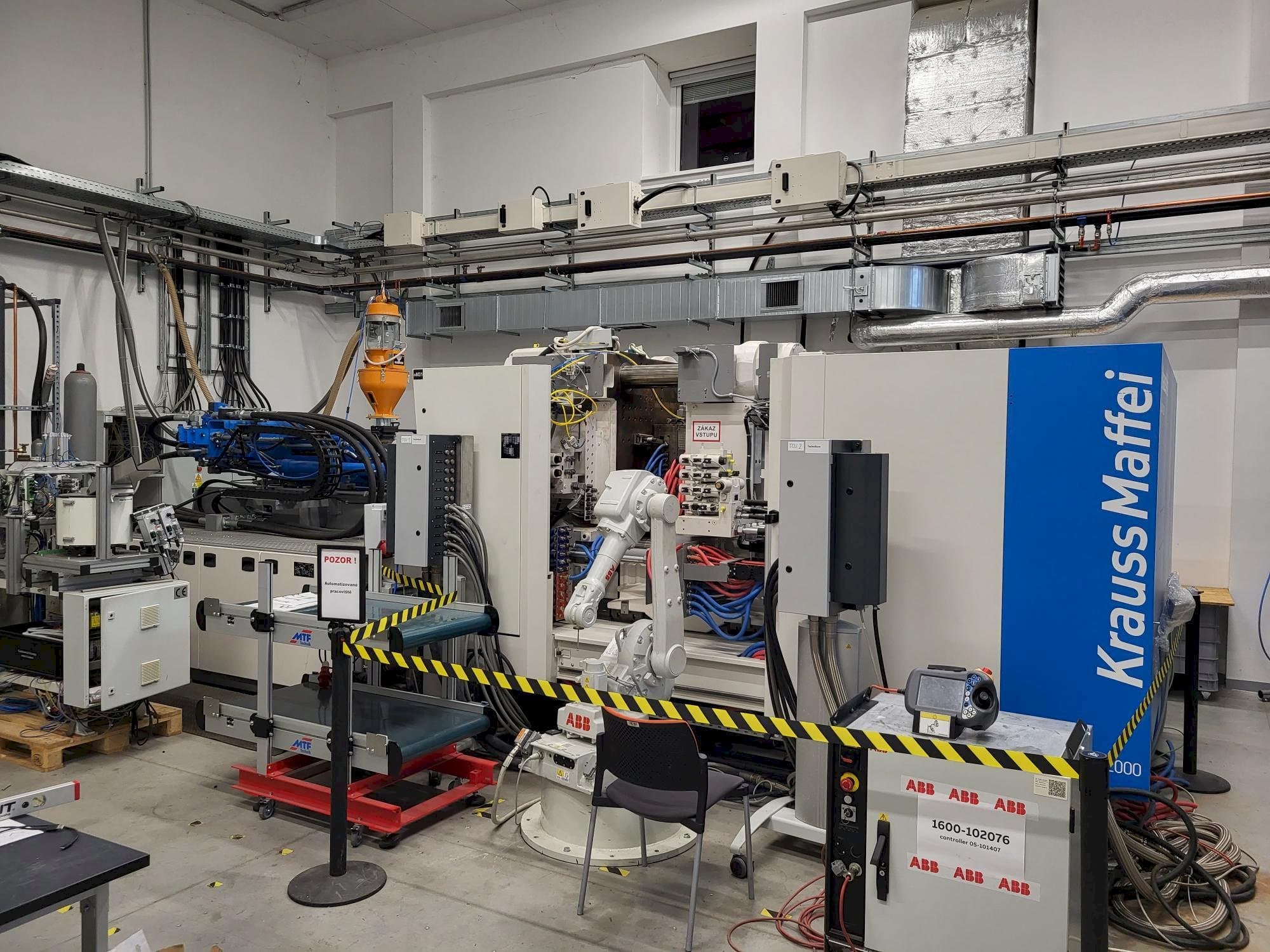 Masina Krauss Maffei GX 451-2000   eestvaade