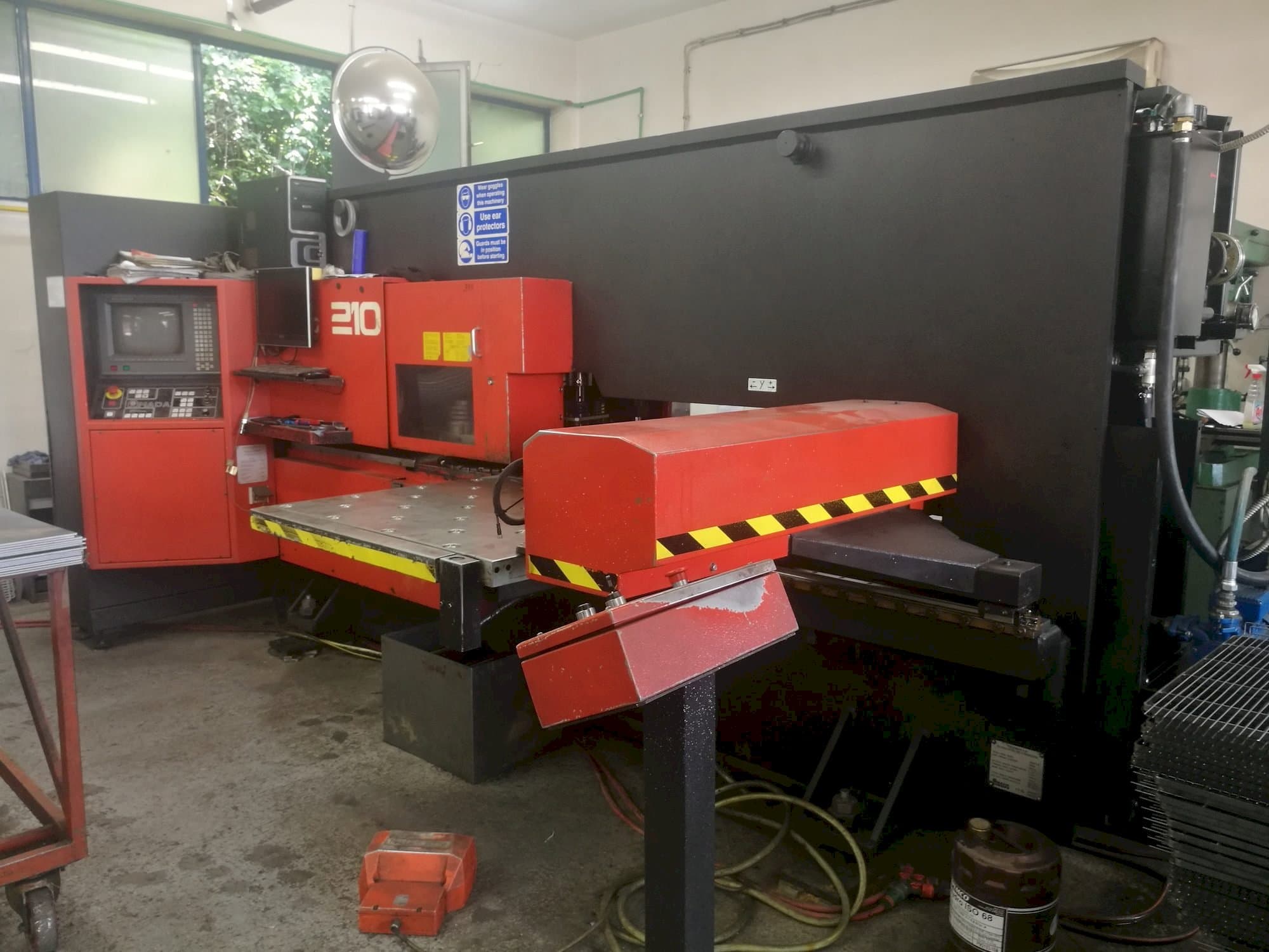 Masina AMADA Arcade 210   eestvaade