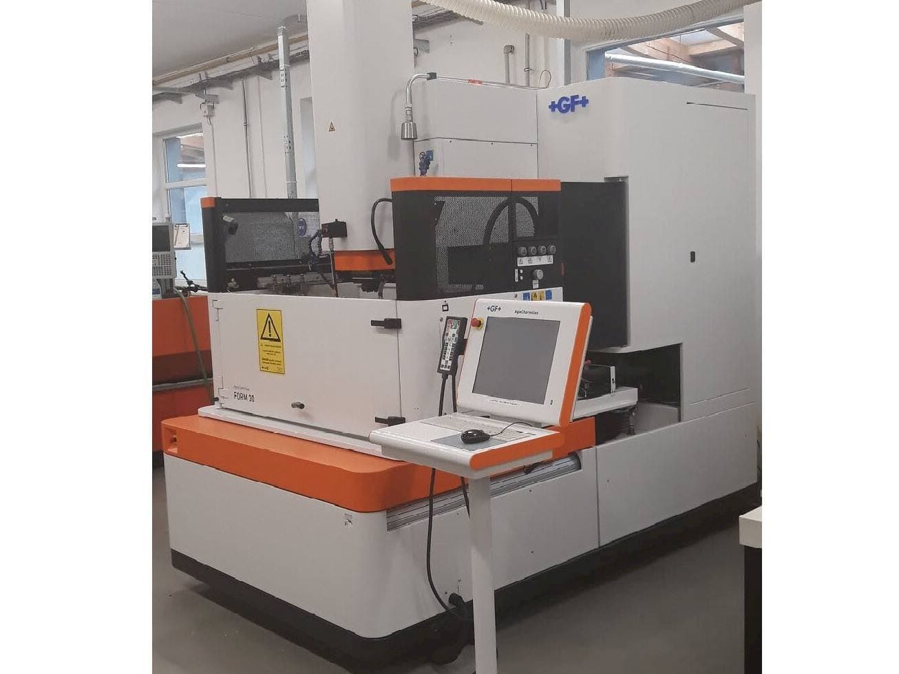 Masina AgieCharmilles Form 30   eestvaade