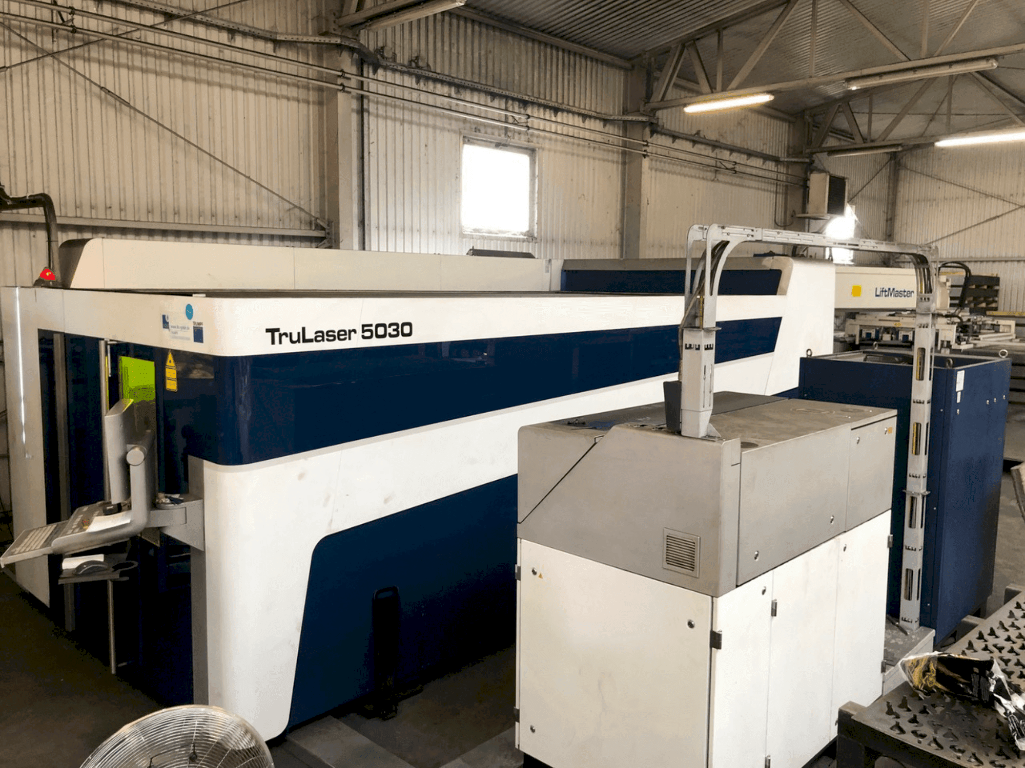 Masina TRUMPF Trulaser 5030 Fiber   eestvaade