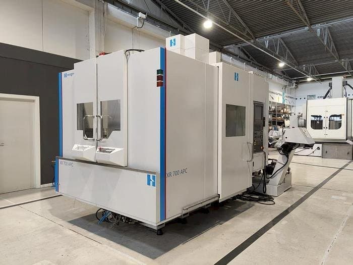 Masina Bridgeport XR-700 APC   eestvaade