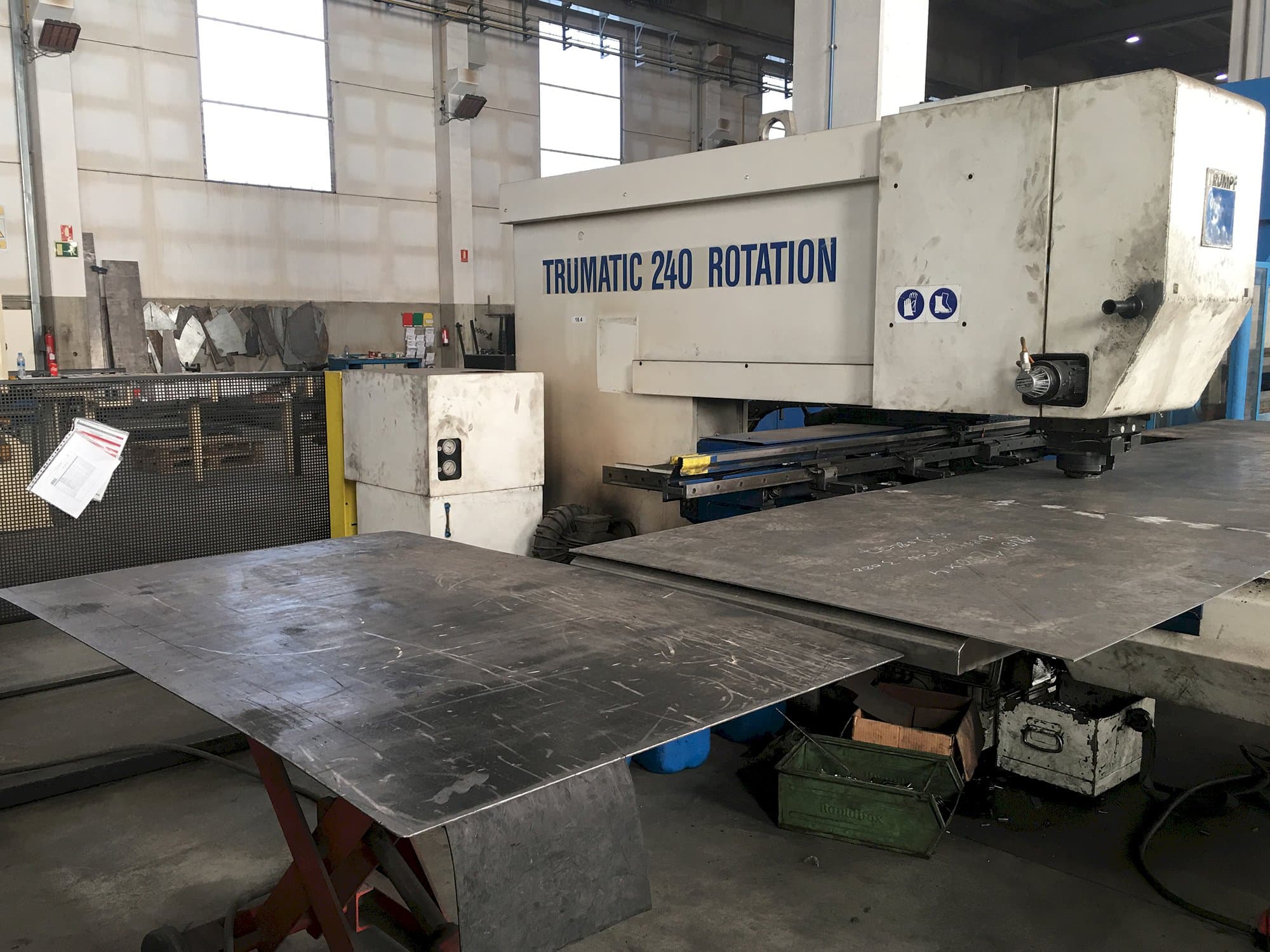 Masinavaade Trumpf Trumatic 240  vasakult