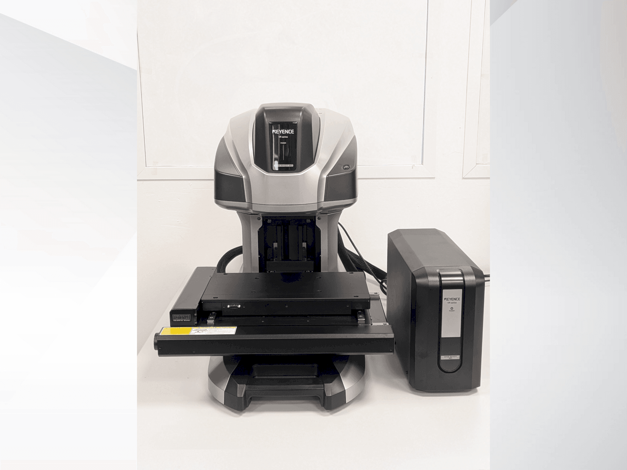 Masina KEYENCE VR-6200   eestvaade