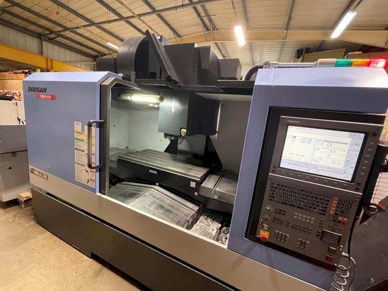 Masina Doosan DNM650   eestvaade