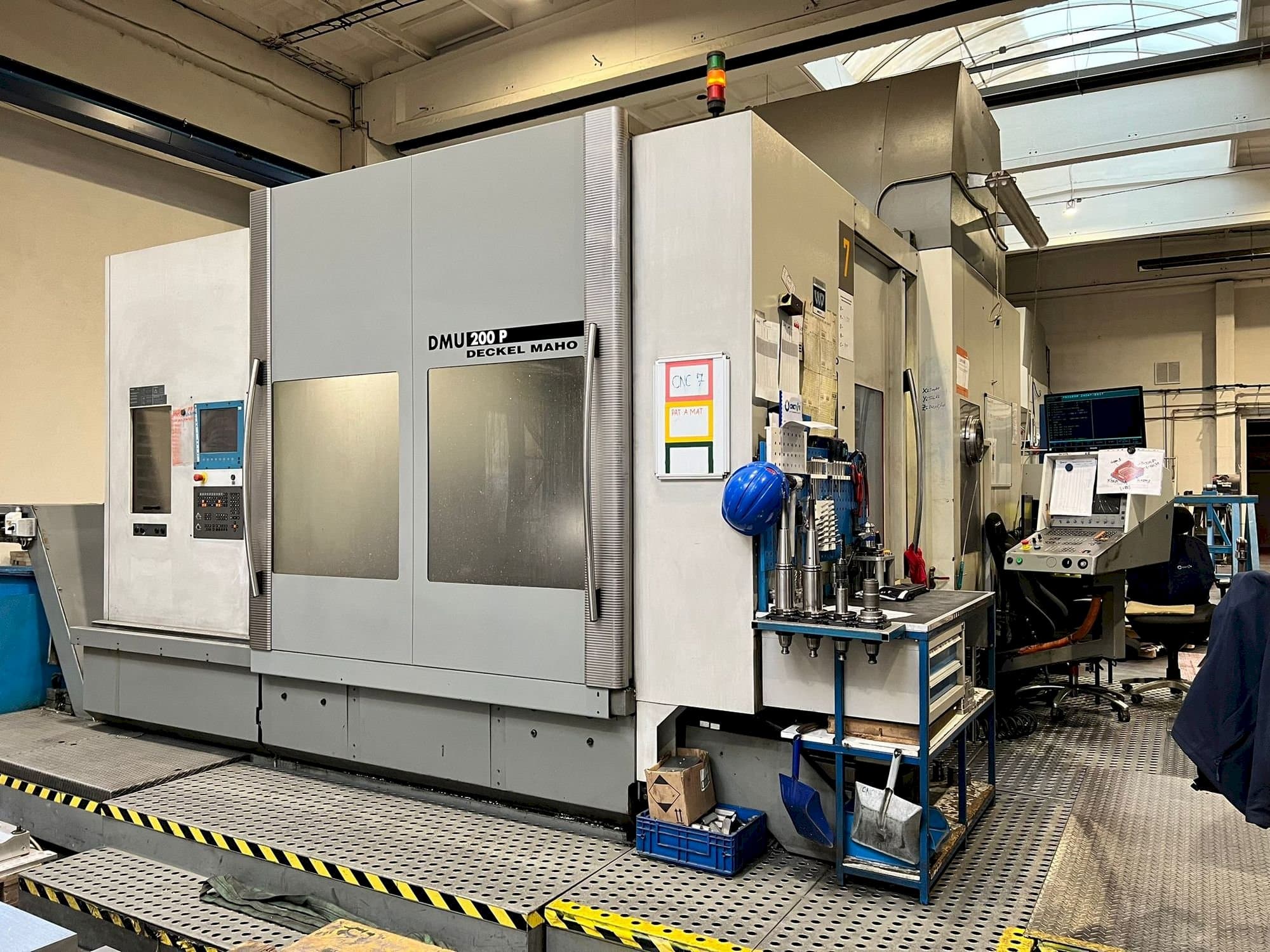 Masina DECKEL MAHO DMU 200P   eestvaade