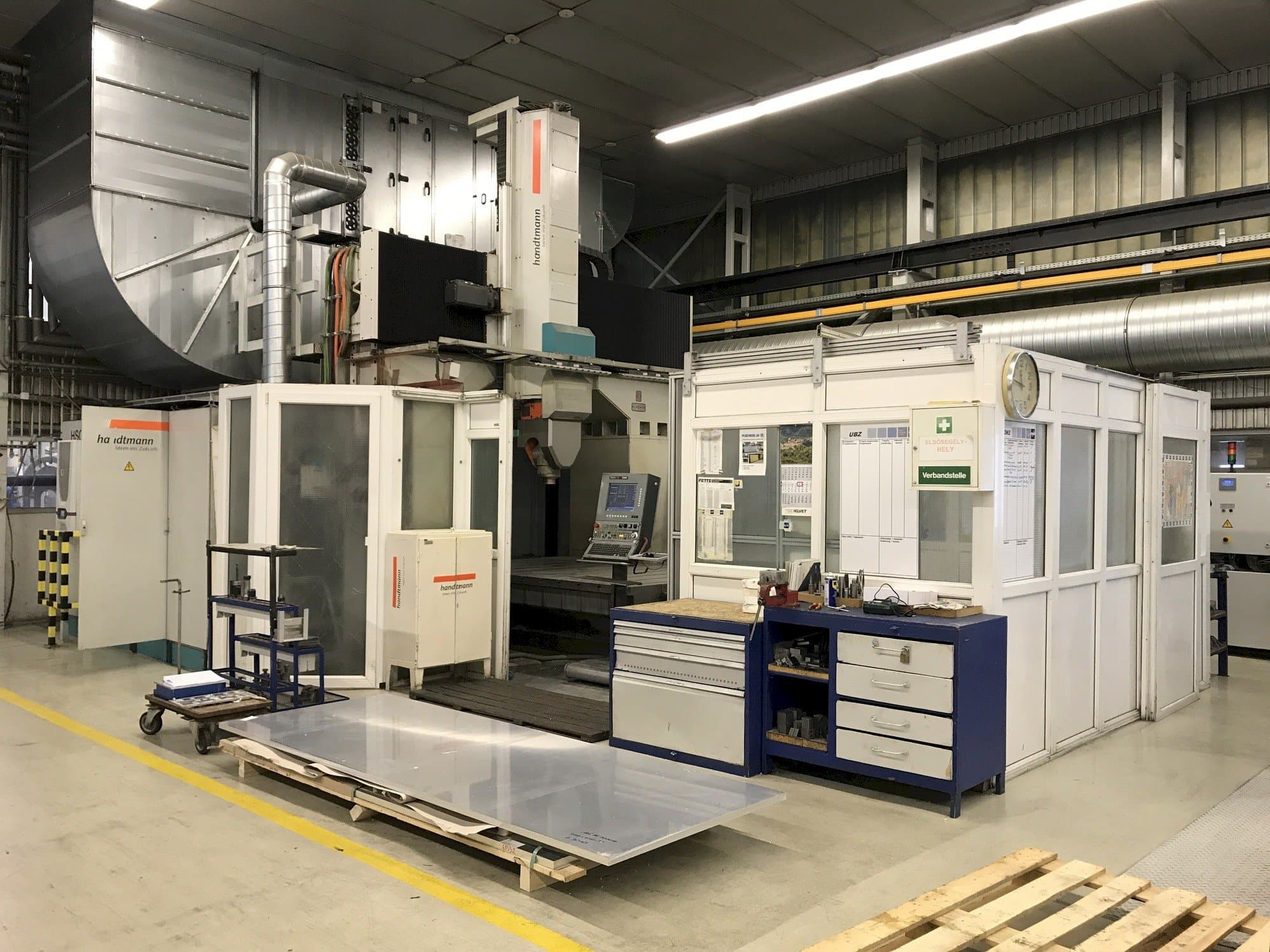 Masina Handtmann UBZ NT 300/200 T2   eestvaade