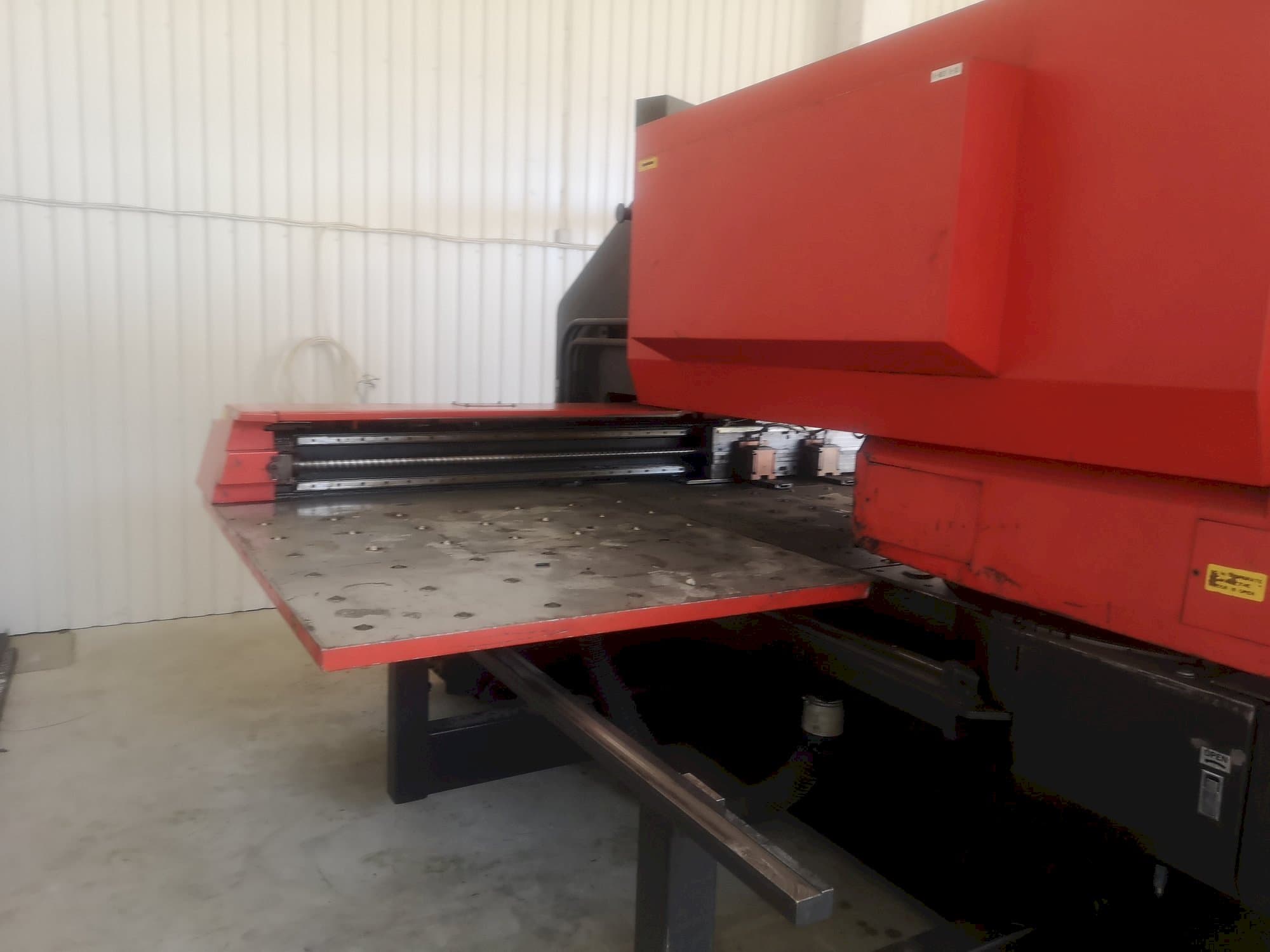 Masina AMADA    eestvaade