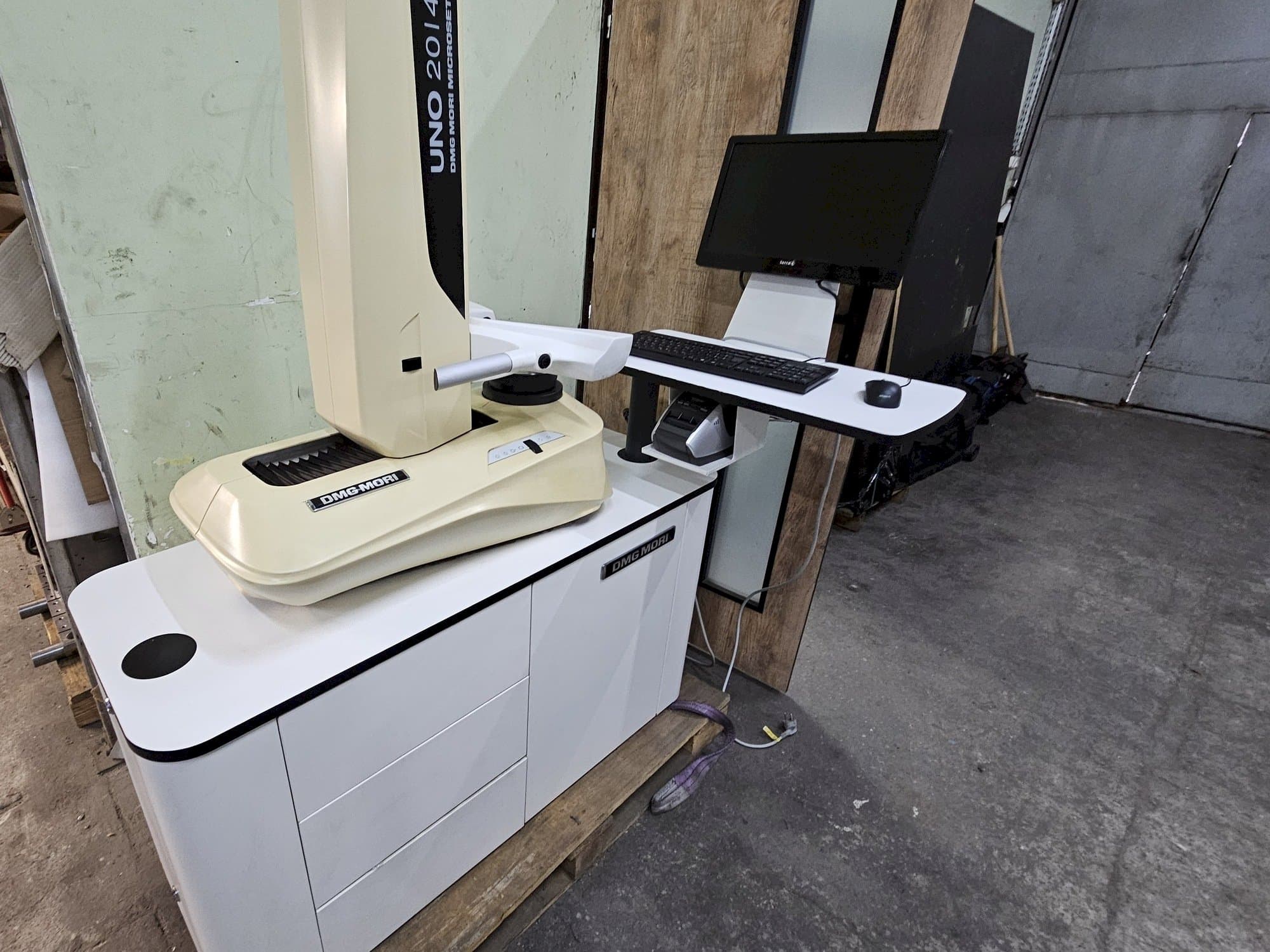 Masina DMG MORI UNO 20/40   eestvaade