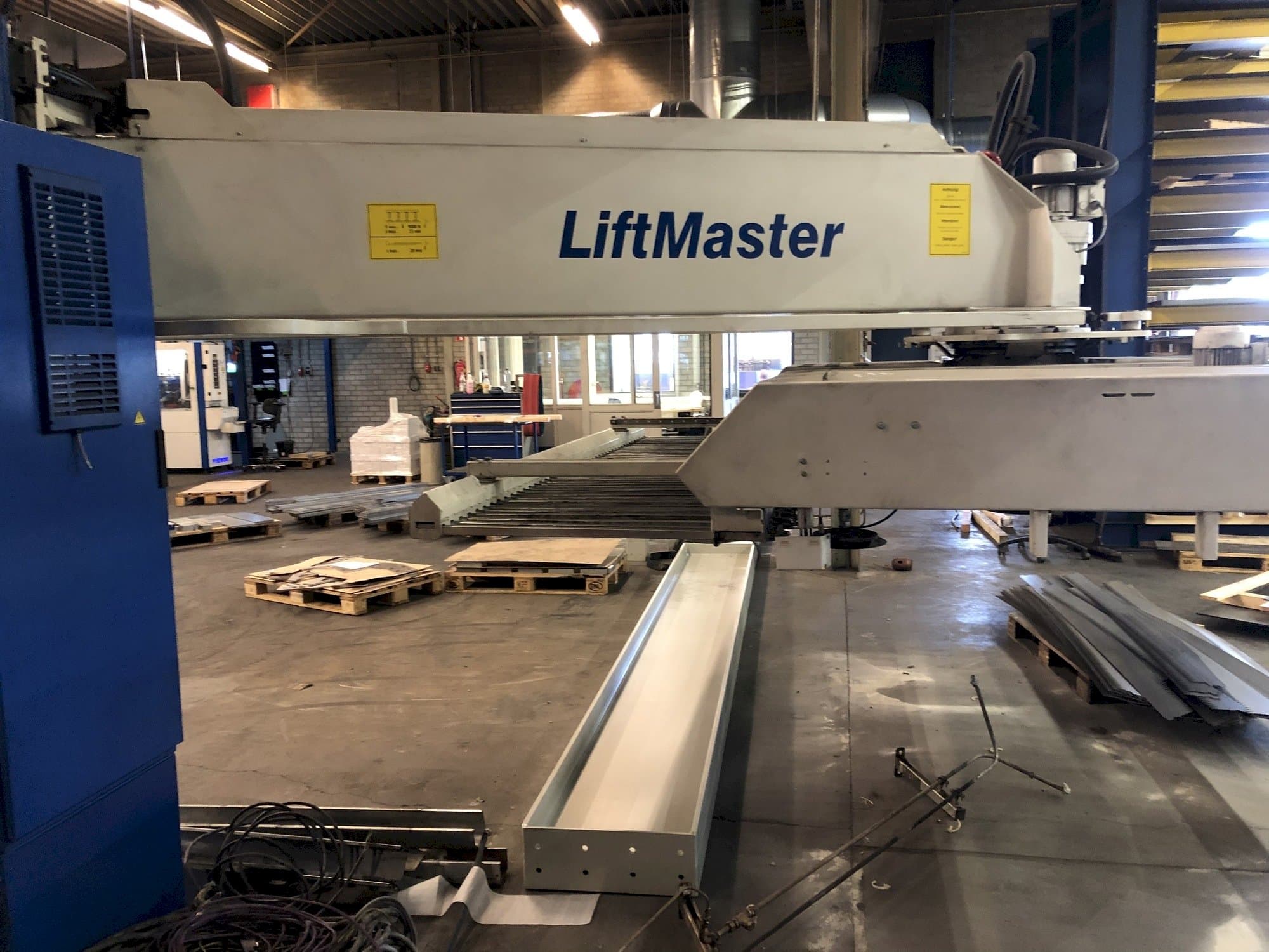 Masina Trumpf Liftmaster   eestvaade
