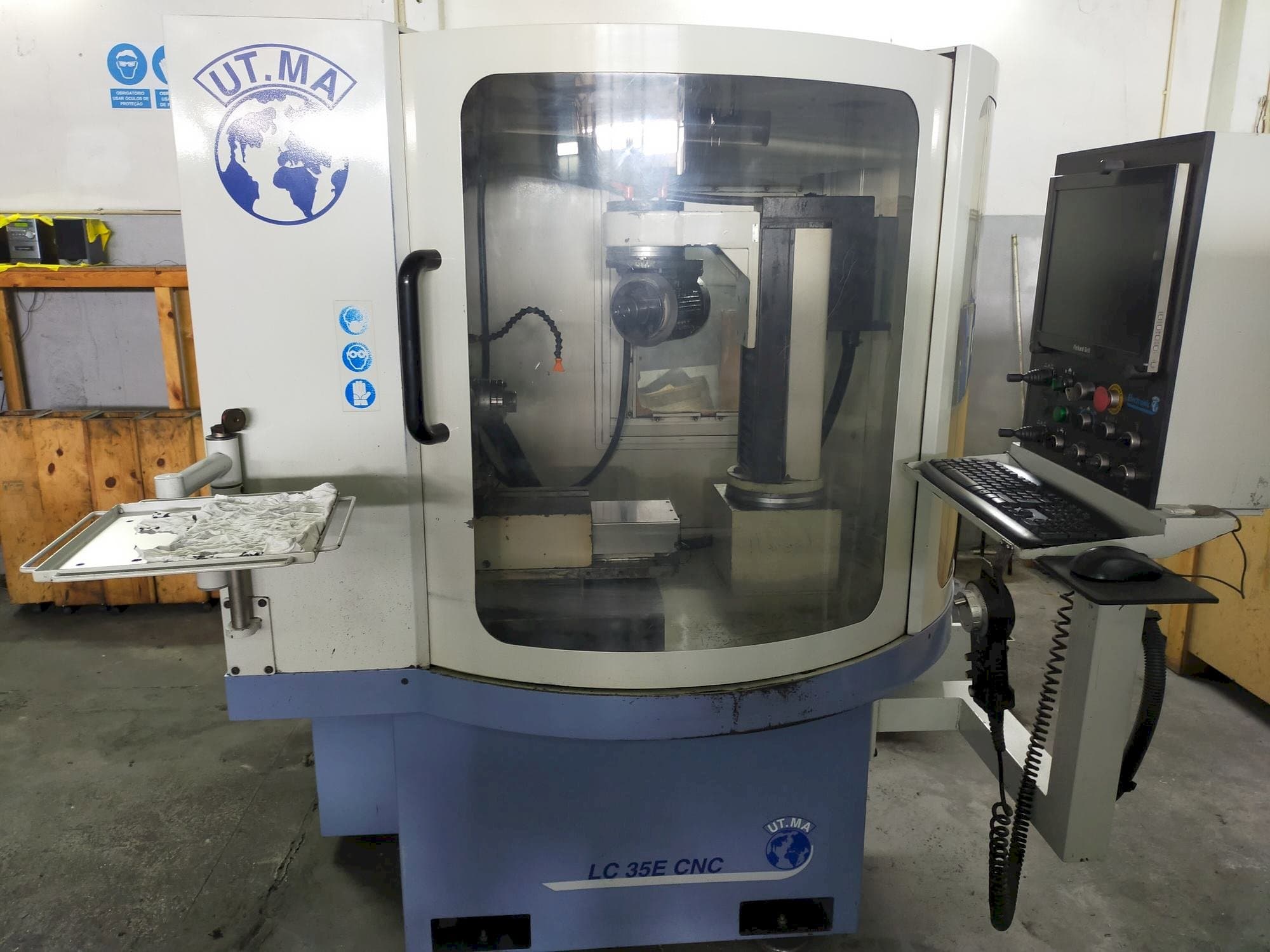 Masina UT.MA LC 35E   eestvaade