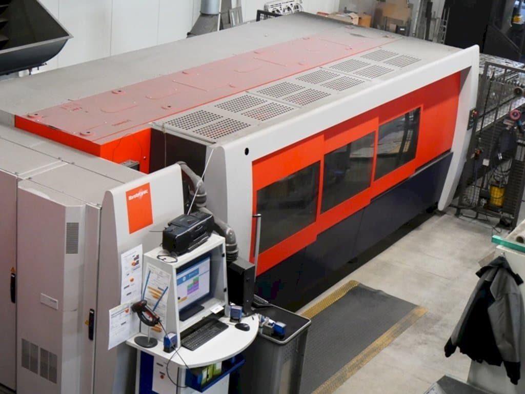 Masina Bystronic BySpeed Pro vasaku külje vaade