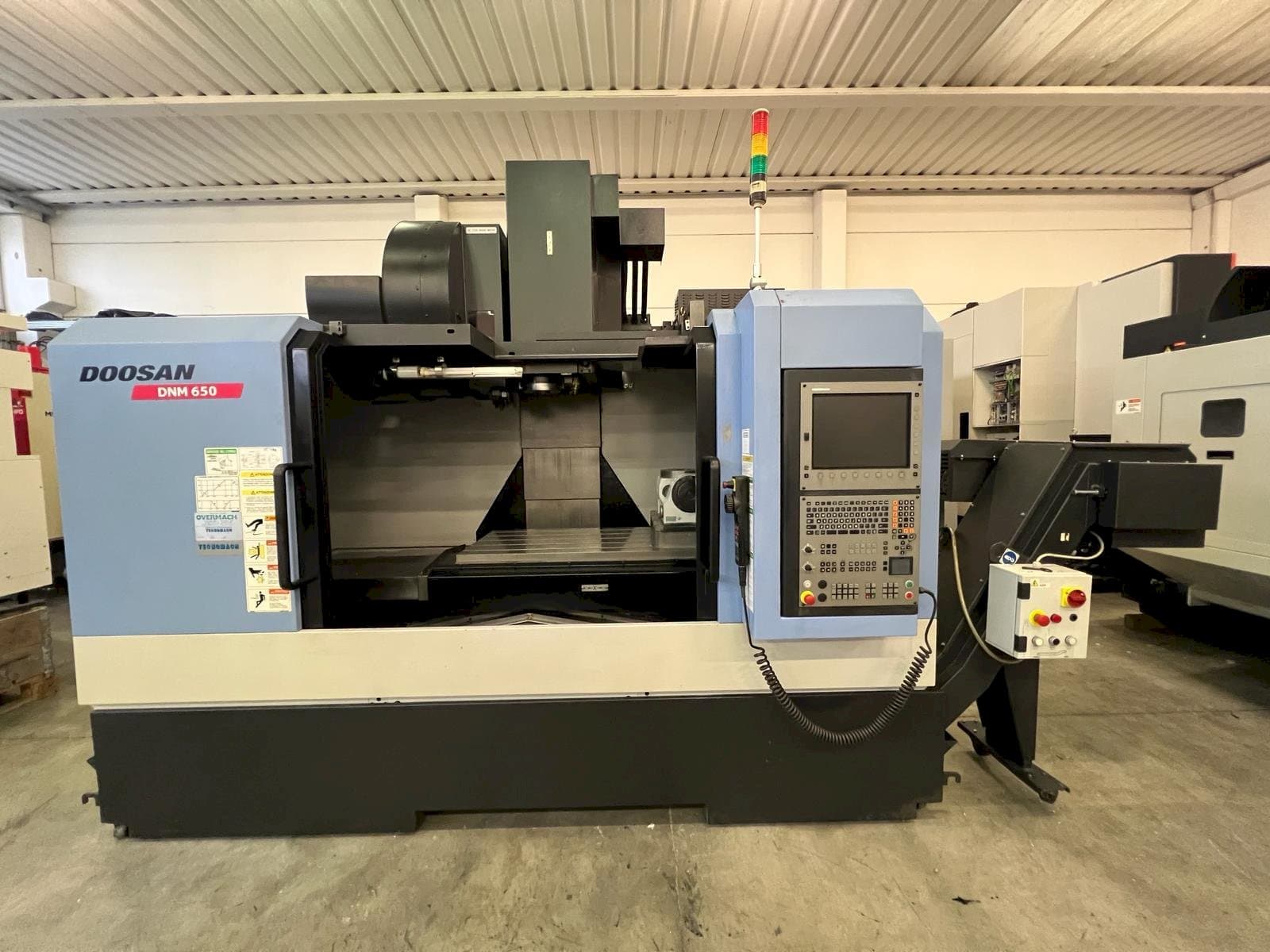 Masina DOOSAN DNM 650   eestvaade