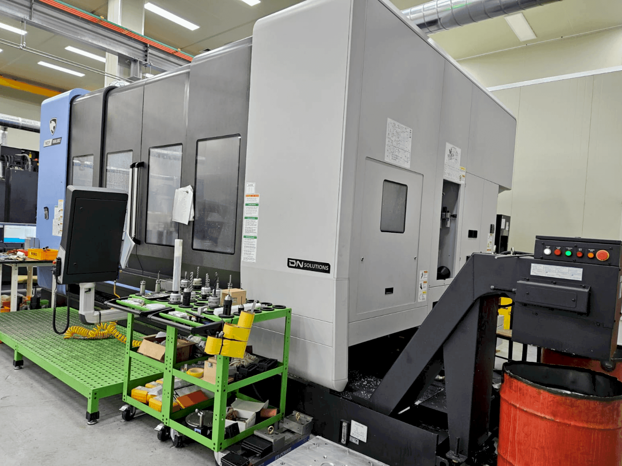 Masina DN SOLUTIONS VCF 850LSRII   eestvaade