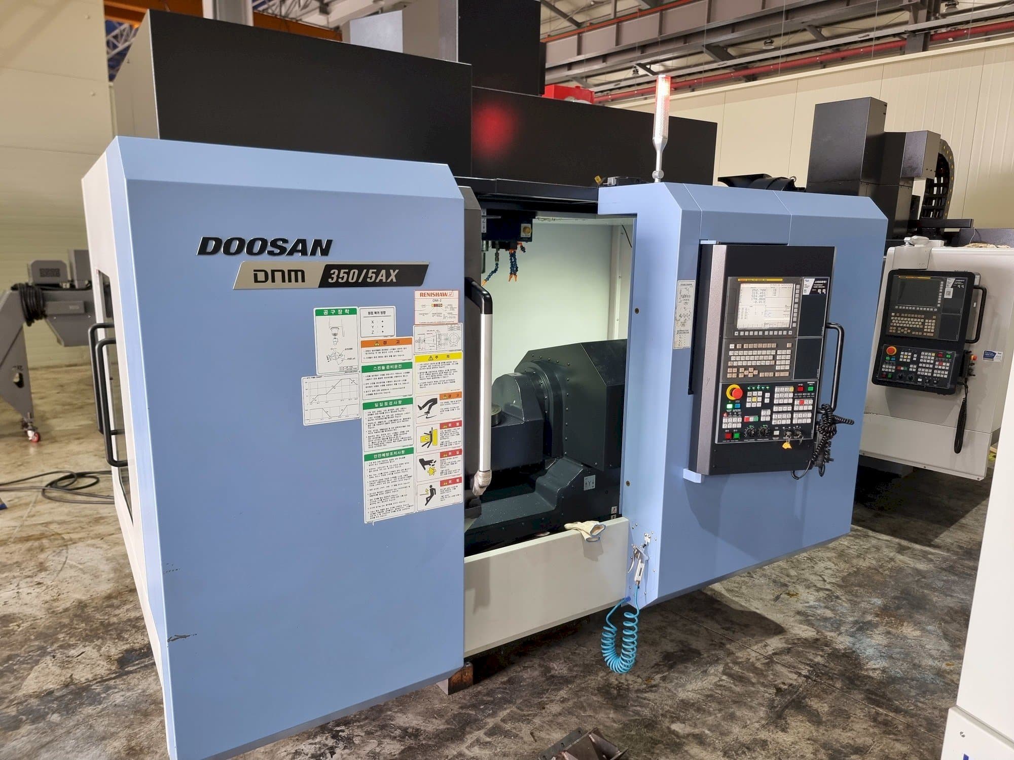 Masina Doosan DNM350/5AX   eestvaade