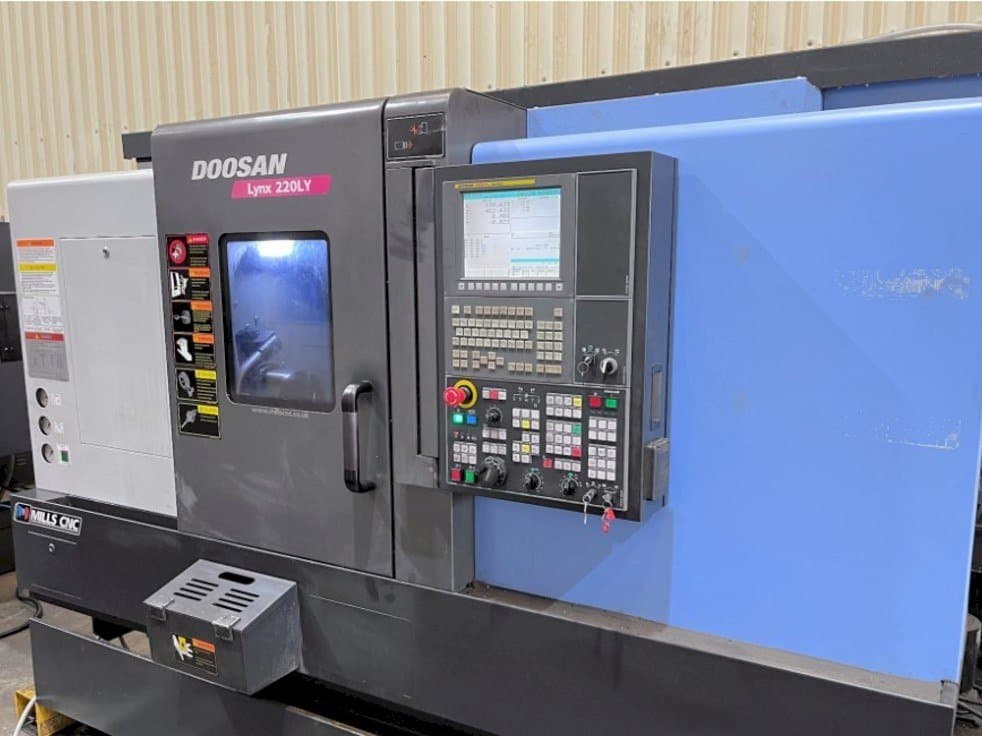Masina Doosan Lynx 220LYC   eestvaade