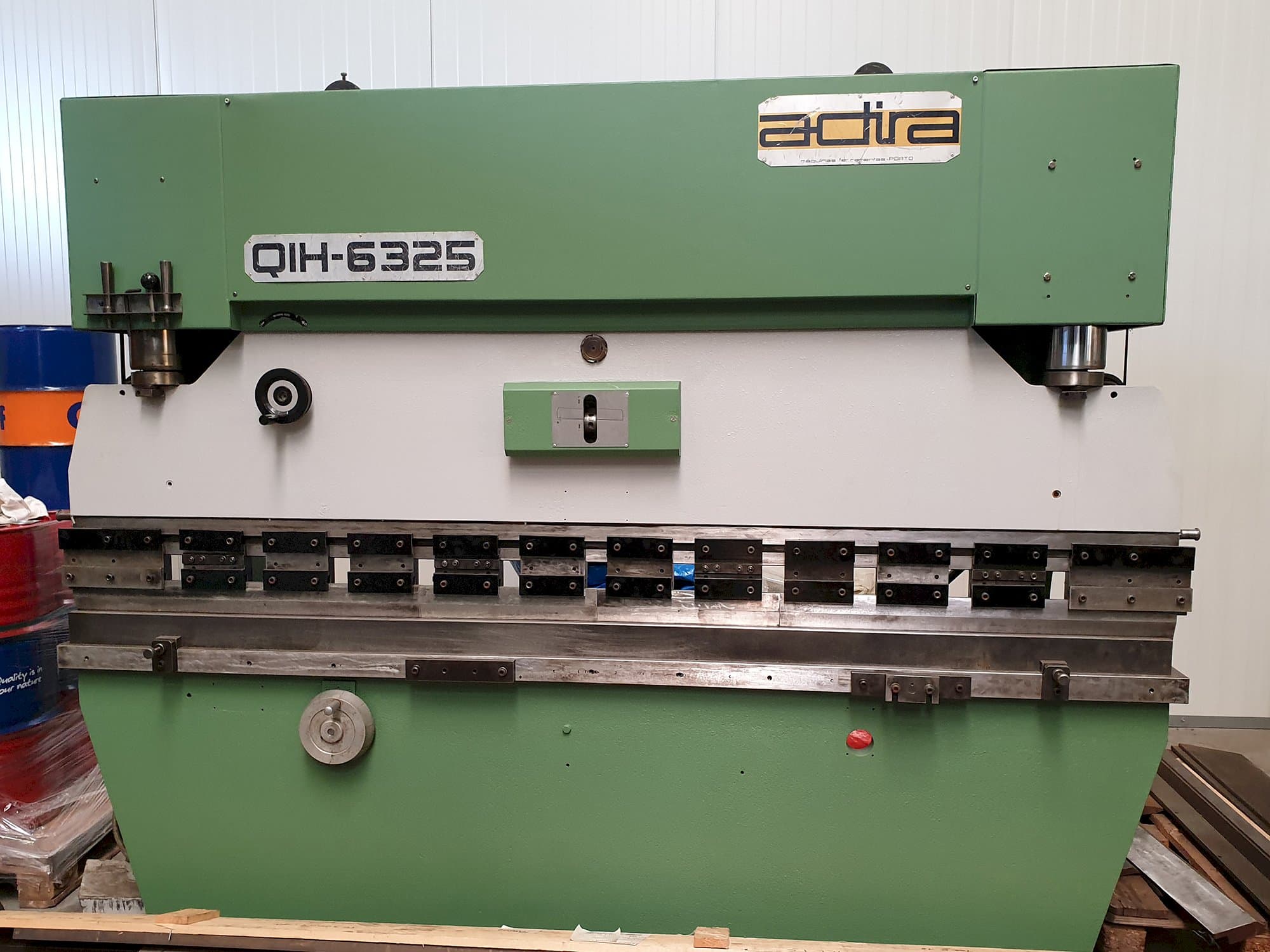 Masina ADIRA QIH 6325   eestvaade