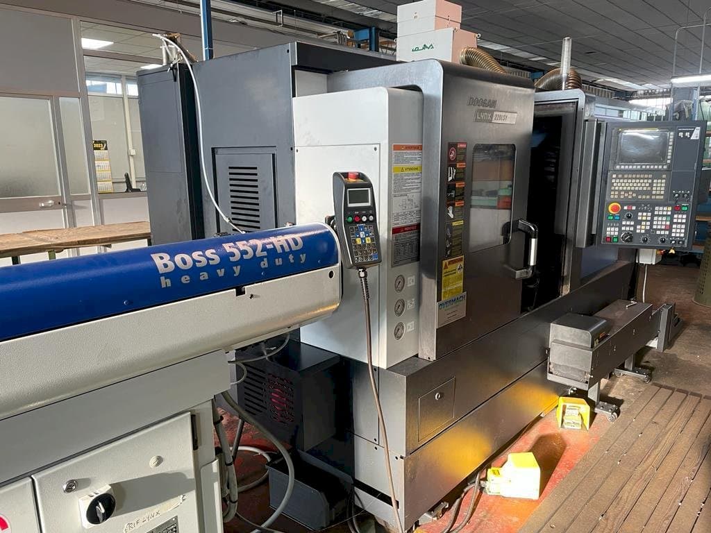 Masina Doosan LYNX 220LSY   eestvaade