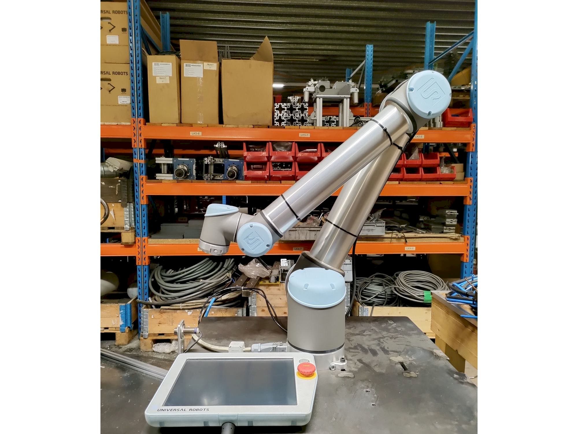 Masina Universal Robots UR10   eestvaade