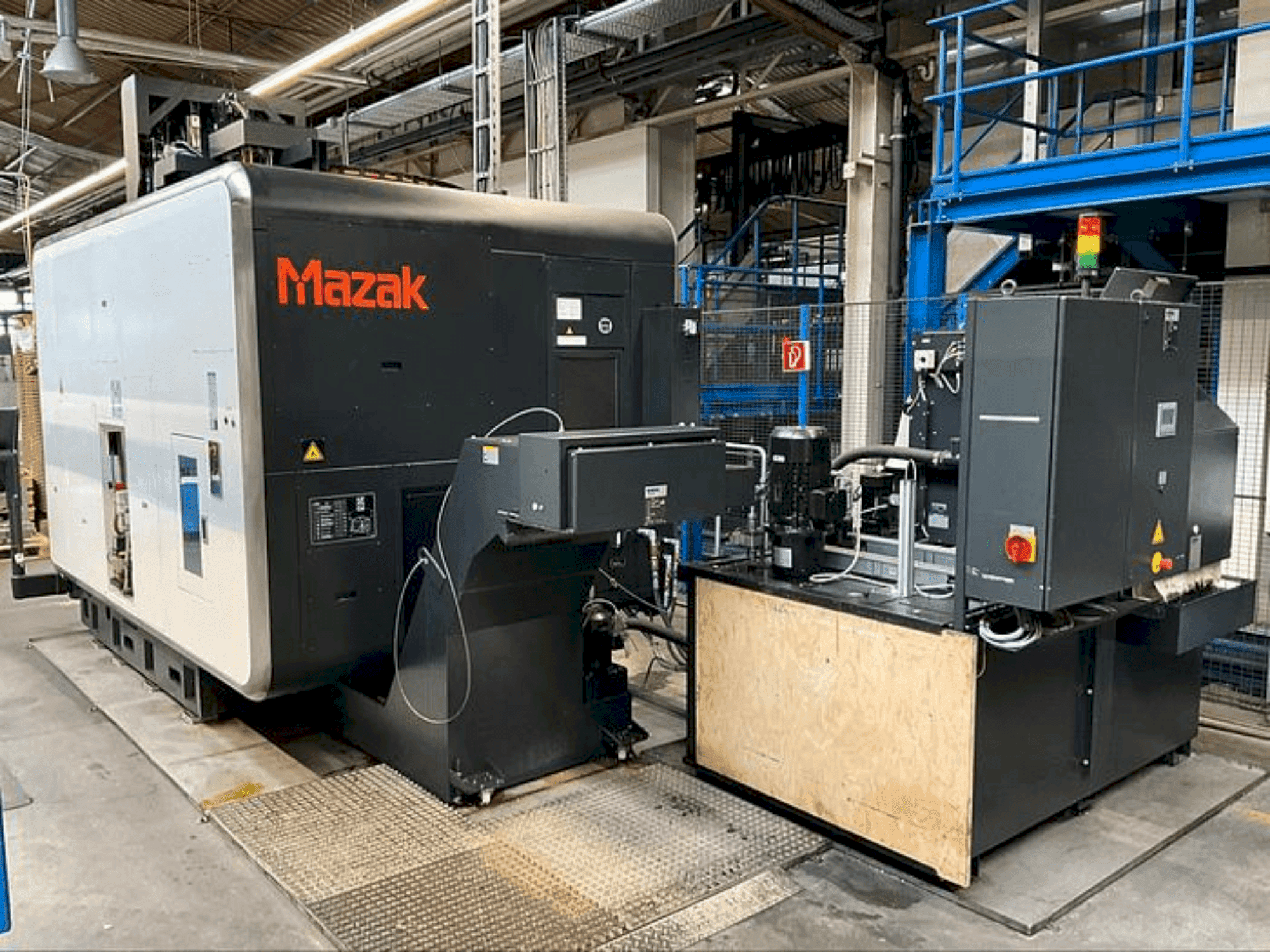 Masina Mazak VARIAXIS i-700   eestvaade