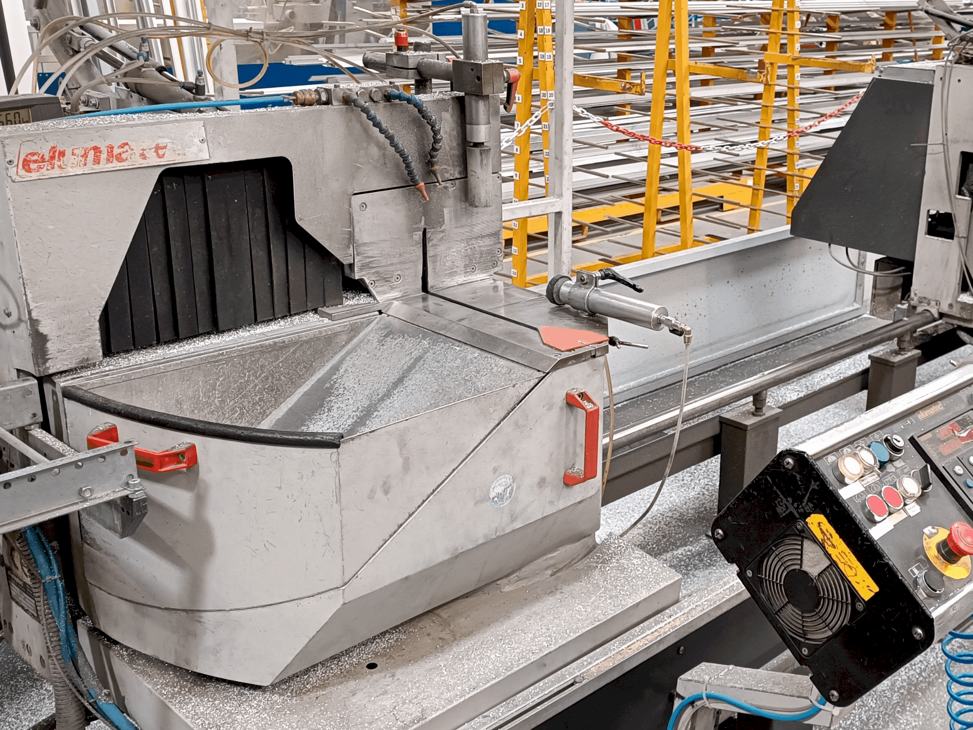 Masina Elumatec DG 104/02 E255   eestvaade