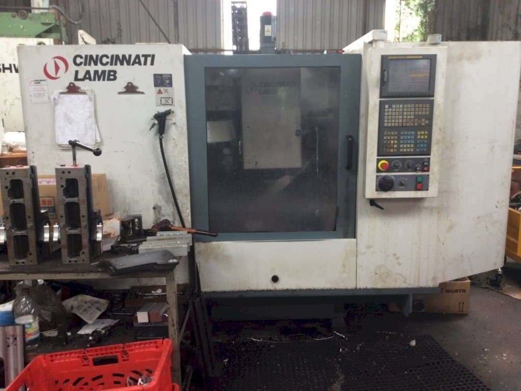 Masina Cincinnati Lamb VCnC 760 eestvaade