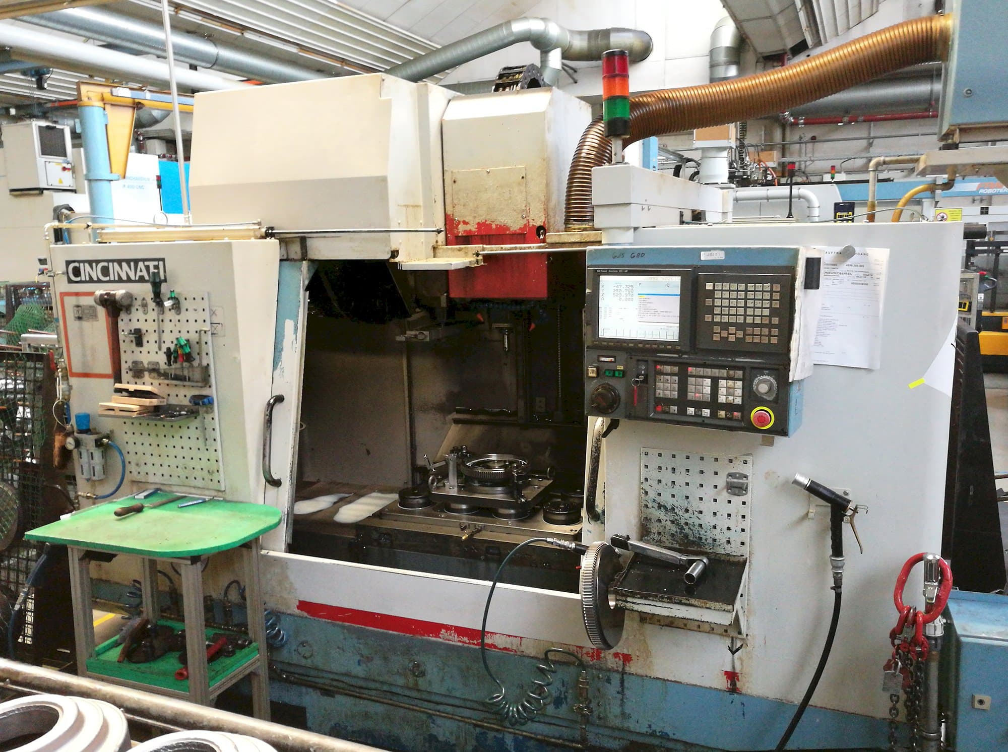 Masina Cincinnati Sabre 1000  eestvaade