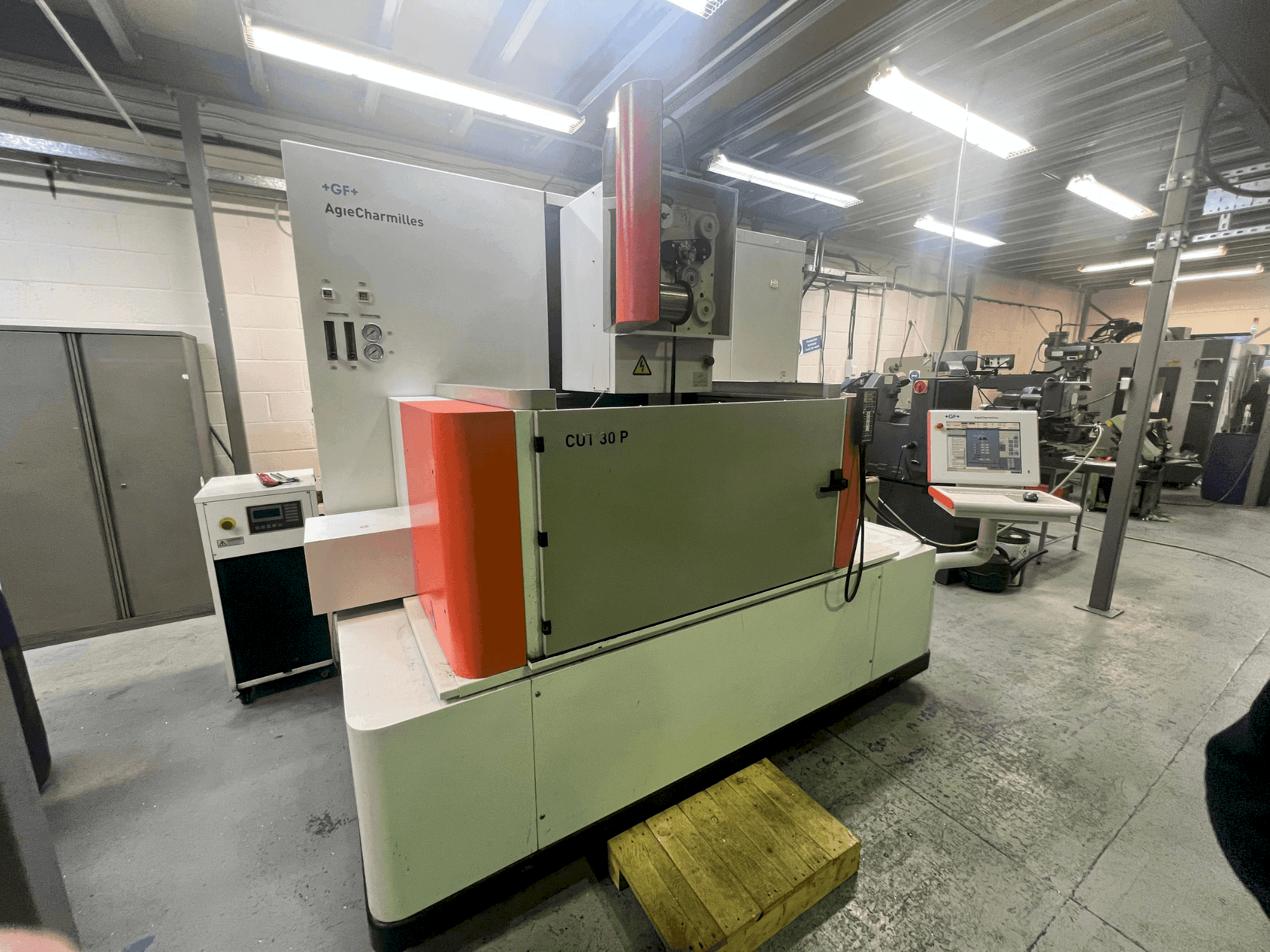 Masina AgieCharmilles CUT 30P   eestvaade