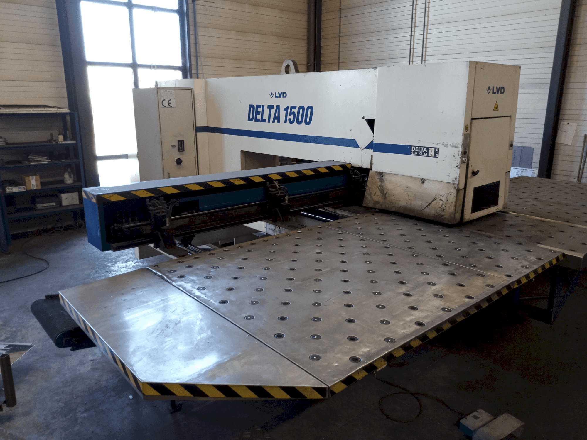 Masina LVD DELTA 1500 LB   eestvaade