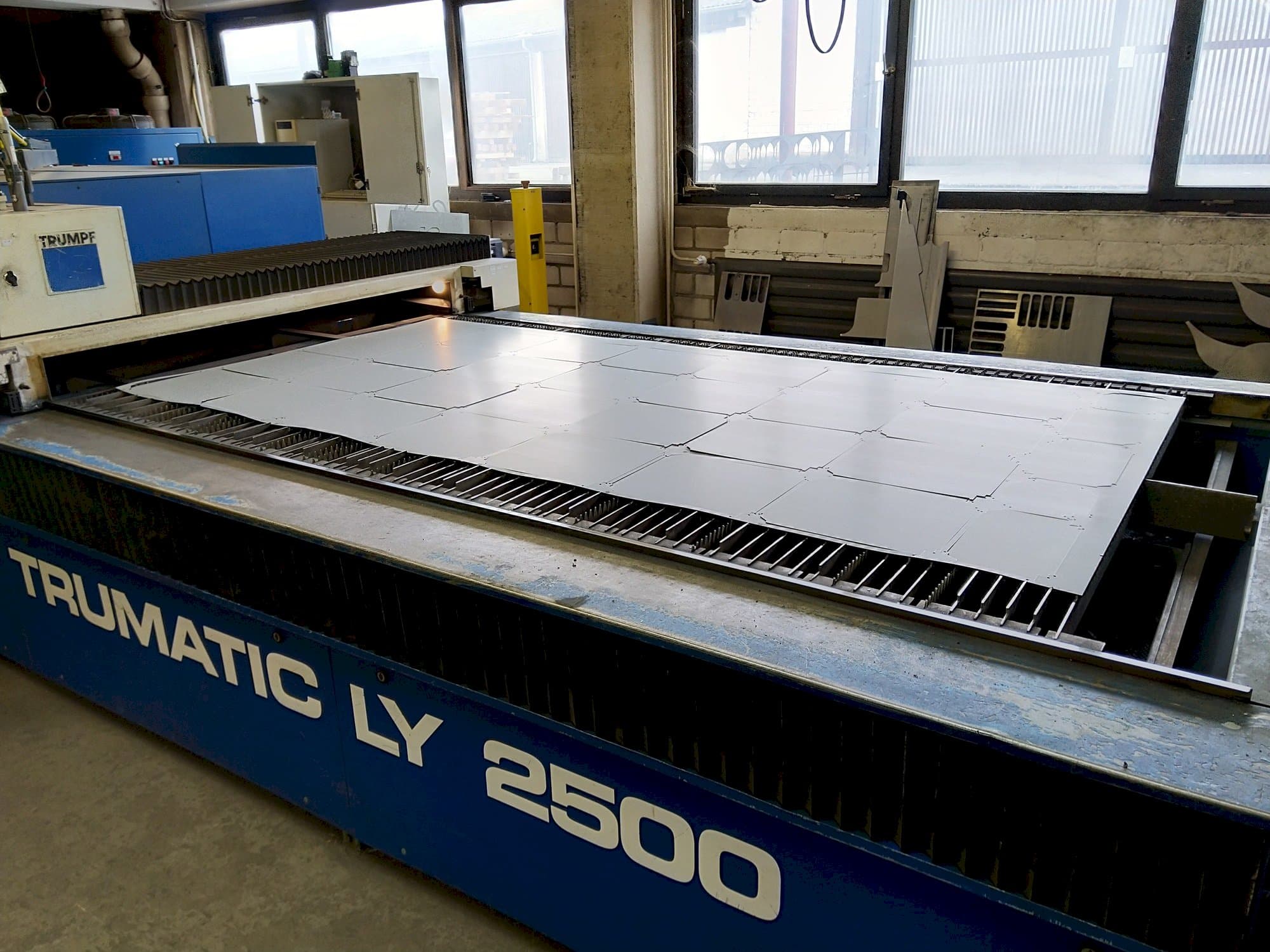 Masina Trumpf Trumatic LY2500   eestvaade
