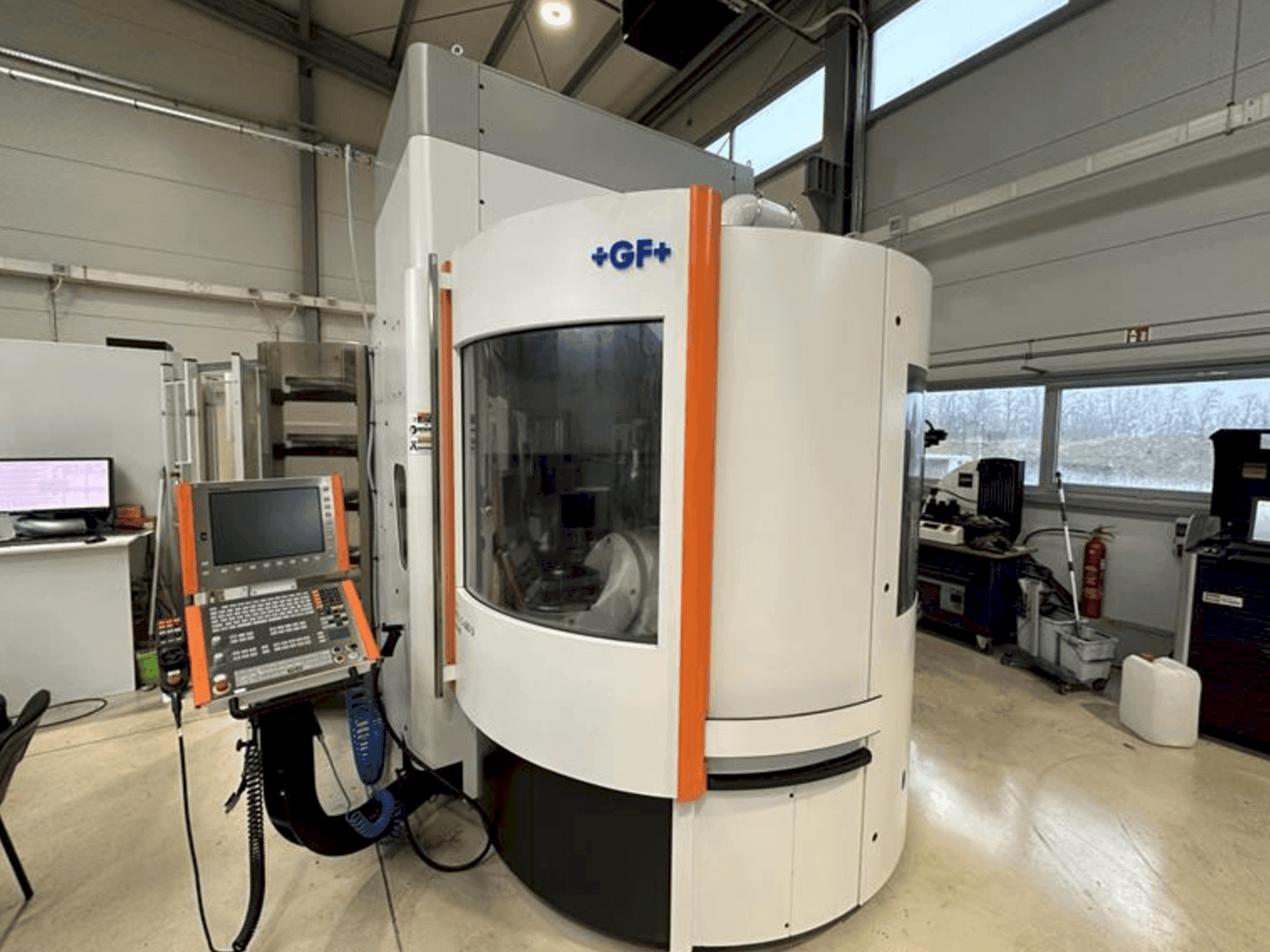 Masina MIKRON Mill S 600 U   eestvaade