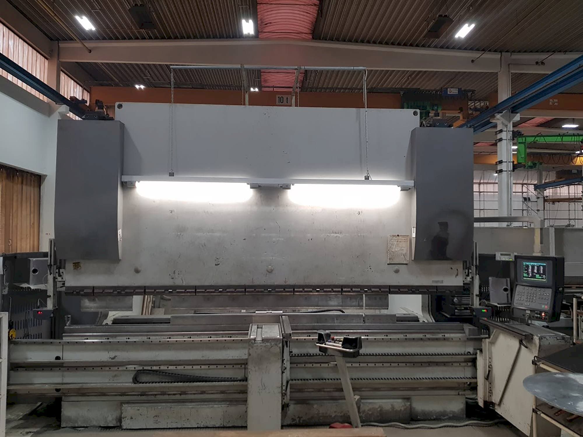 Masina EHT Multipress 300-40   eestvaade