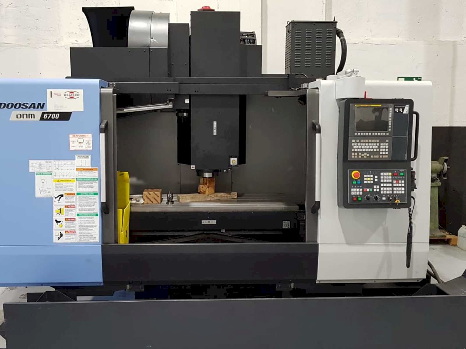 Masina Doosan DNM 6700   eestvaade