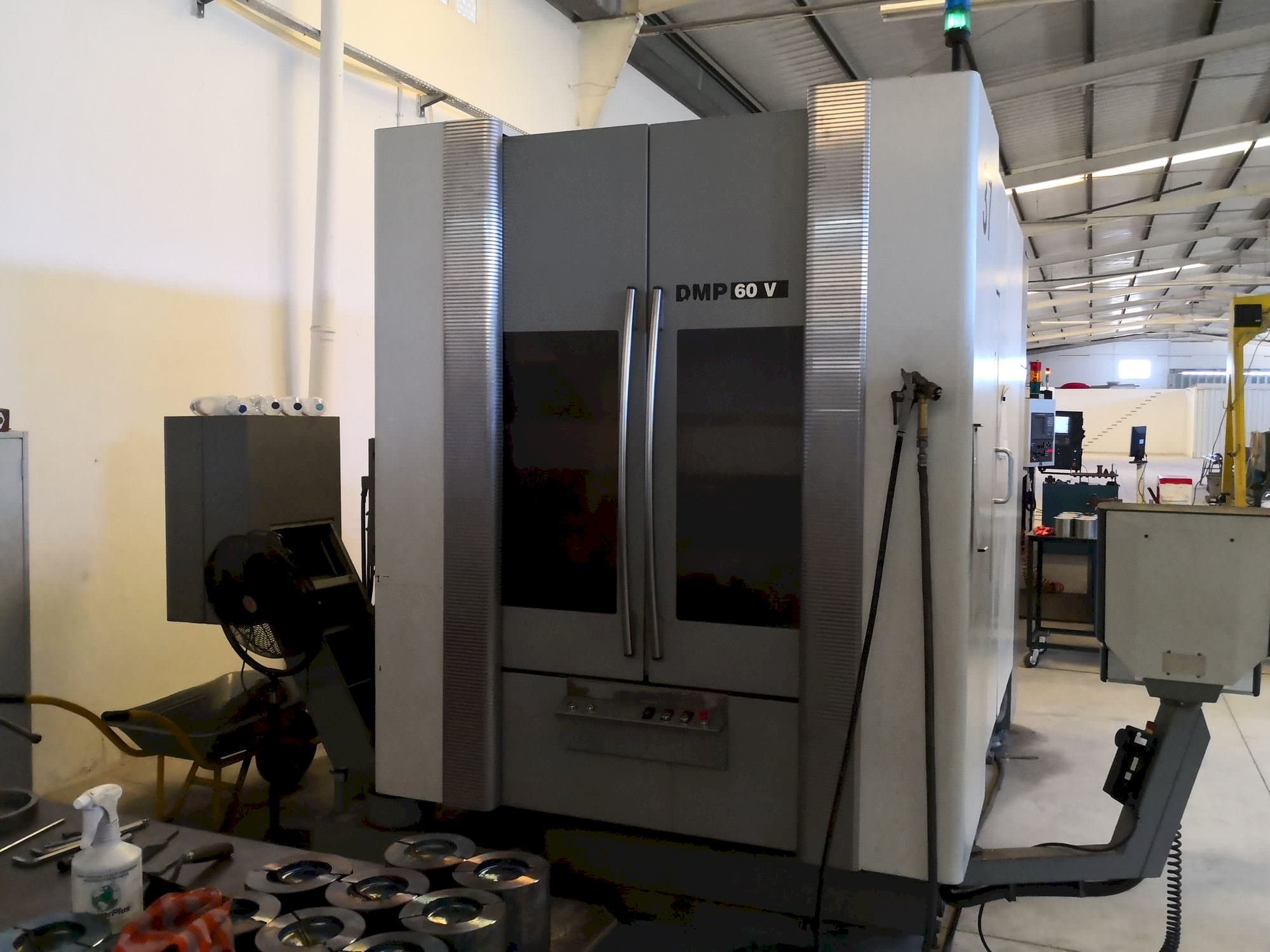 Masina DECKEL MAHO DMP 60V   eestvaade