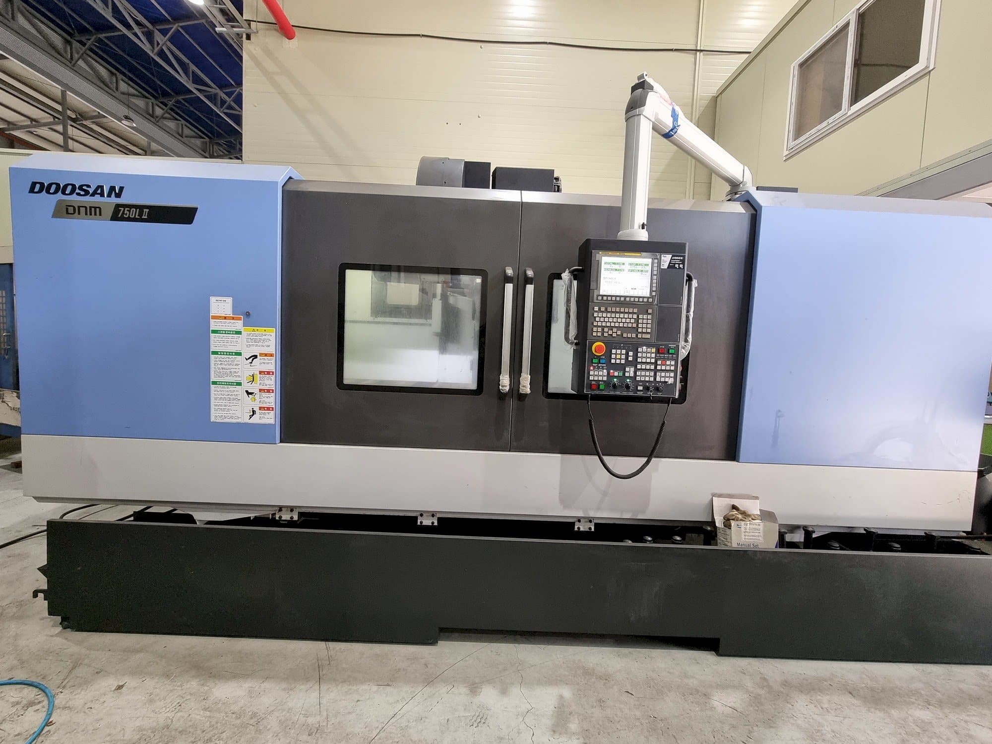 Masina Doosan DNM 750L II   eestvaade