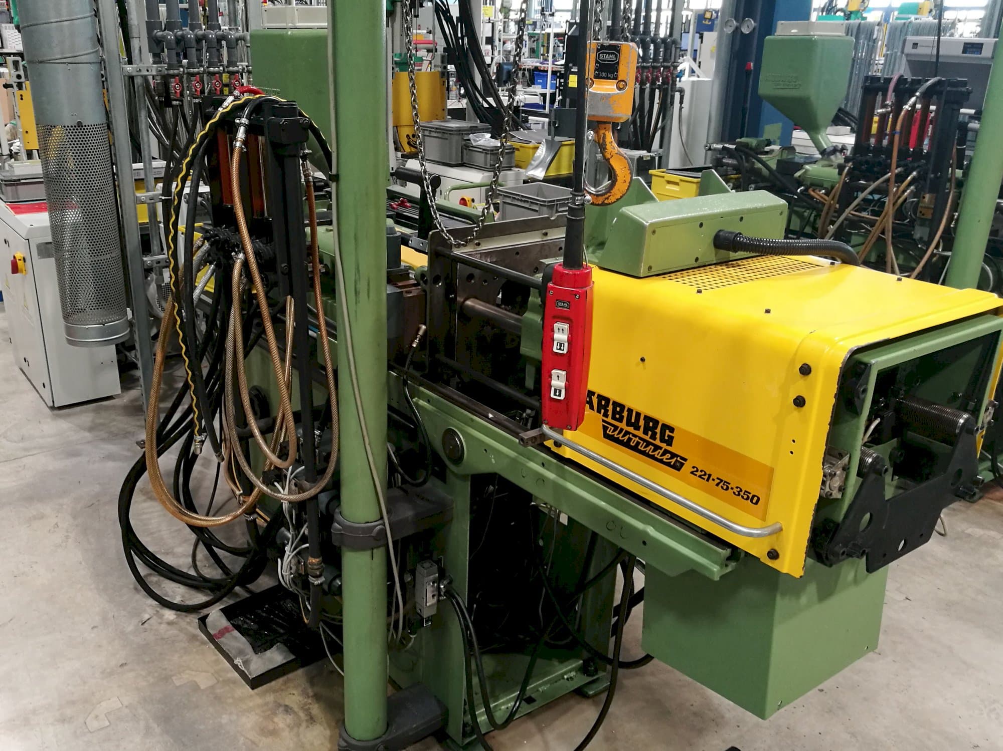 Masinavaade Arburg Allrounder 221-75-350   paremalt