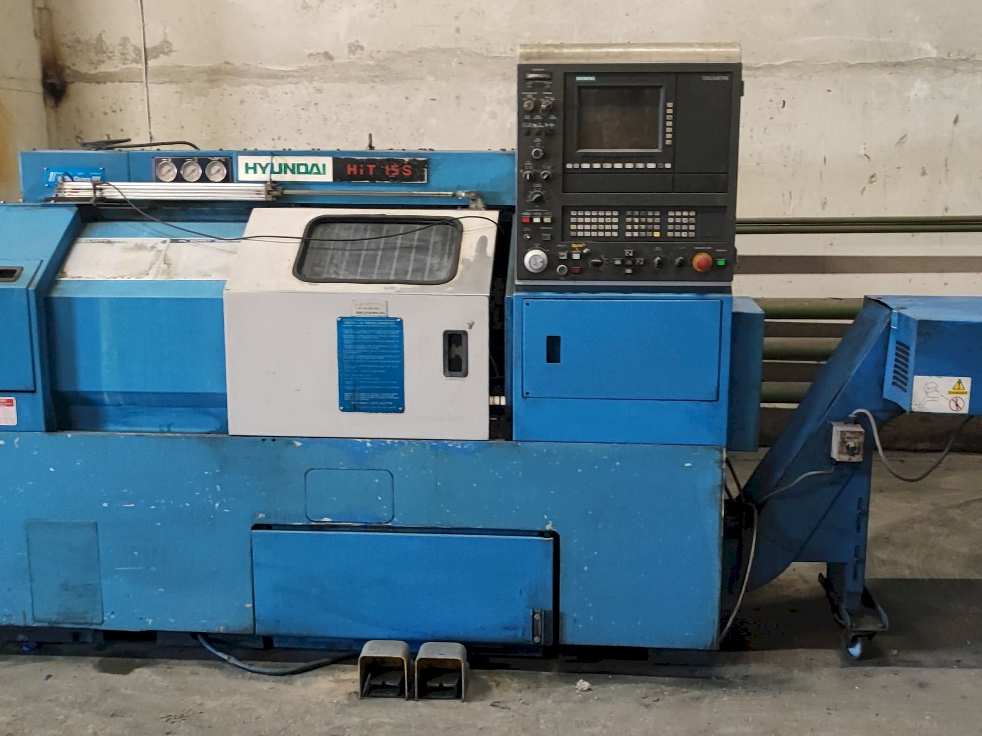 Masina Hyundai HIT15s   eestvaade