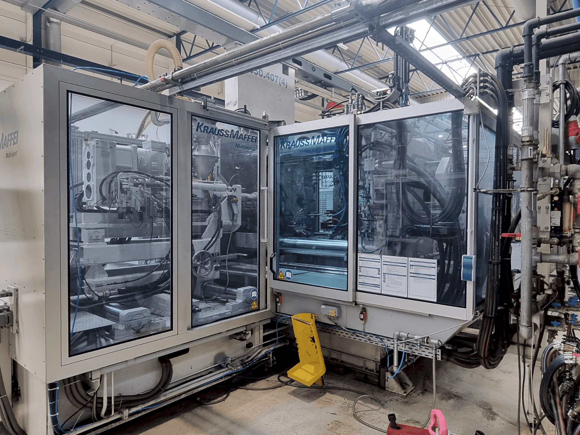 Masina Krauss Maffei 650-2700-390 CL   eestvaade