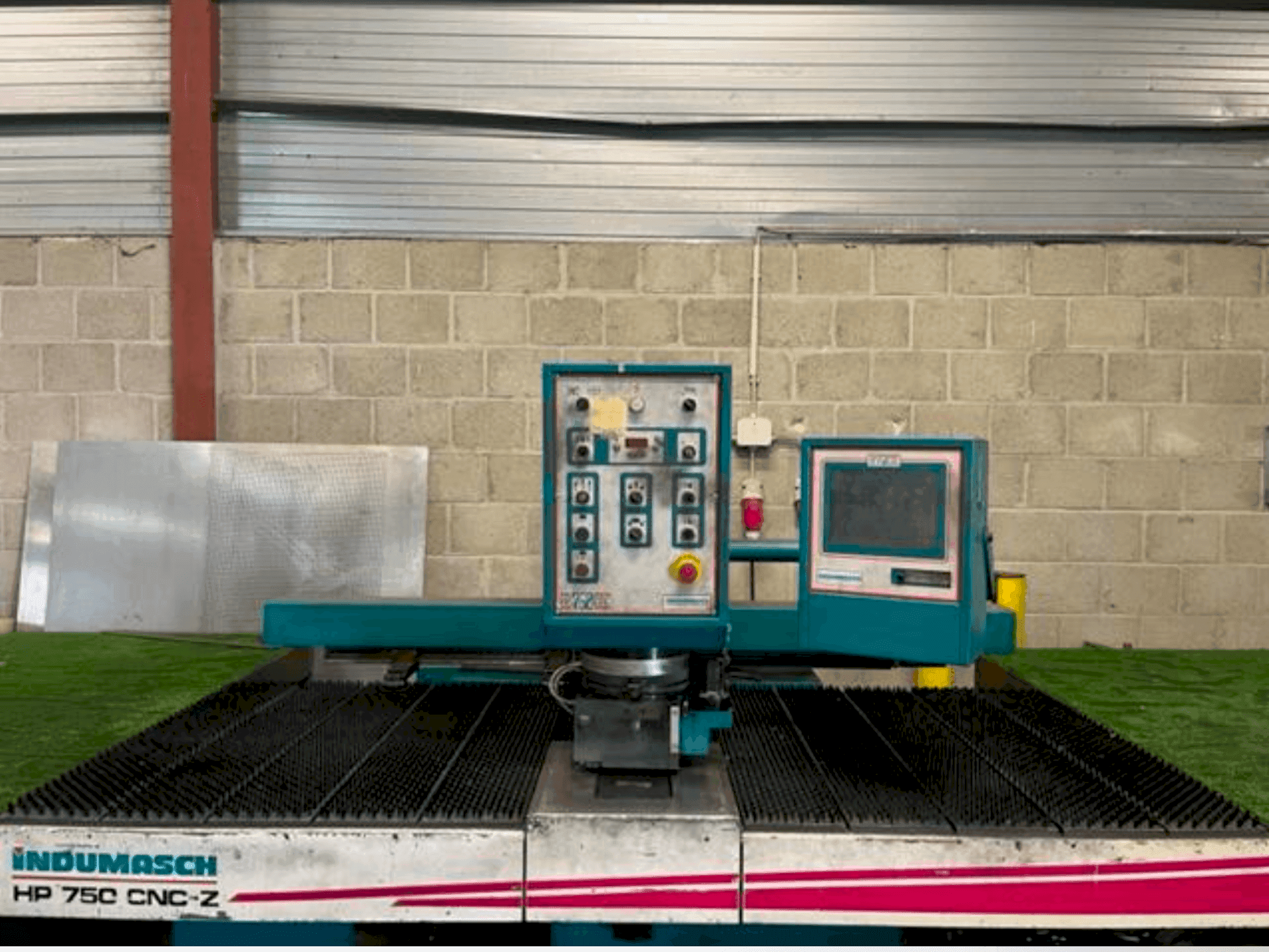 Masina Indumasch HP 750 CNC/Z   eestvaade