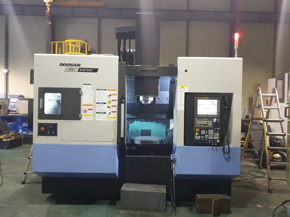 Masina Doosan VC630/5AX   eestvaade