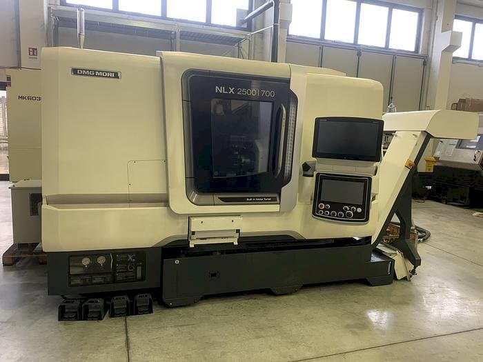 Masina DMG MORI NLX 2500SY eestvaade