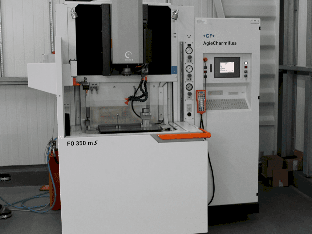 Masina AgieCharmilles FO350MS   eestvaade